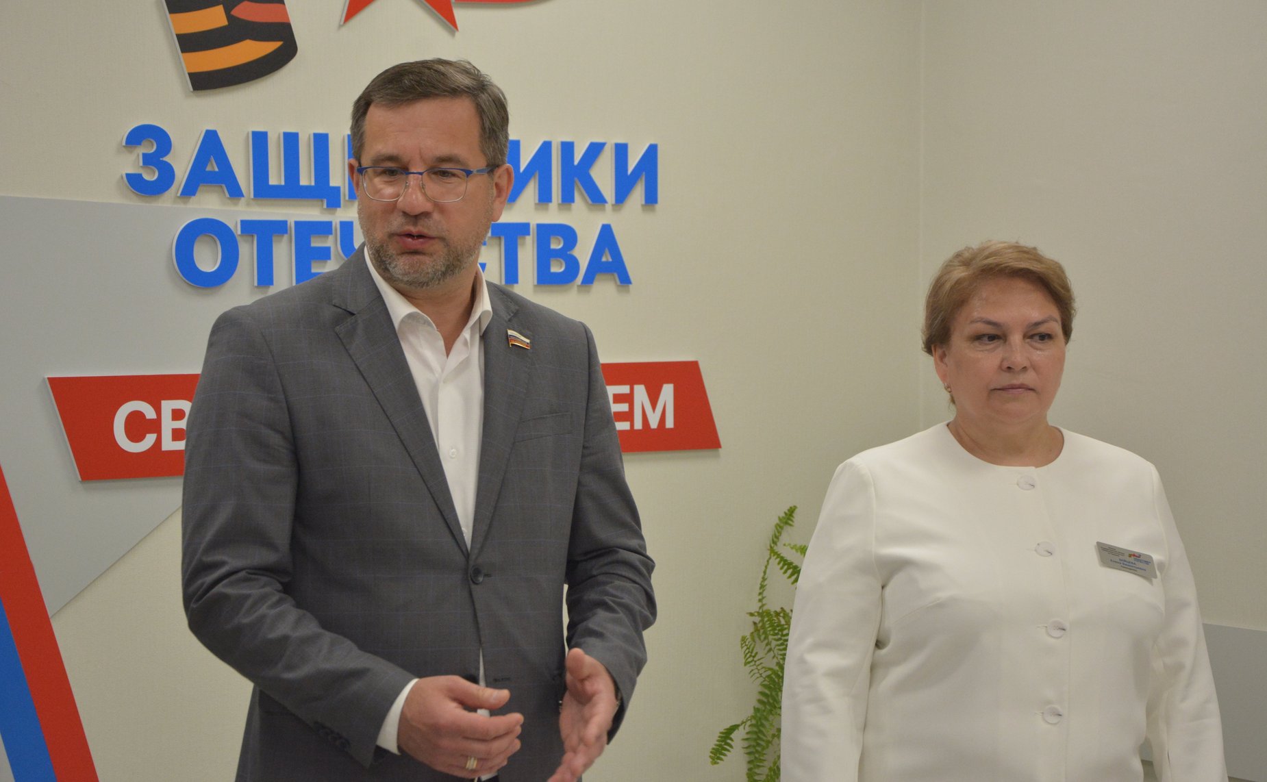 Николай Владимиров в Чувашской Республике вручил удостоверения бойцам СВО