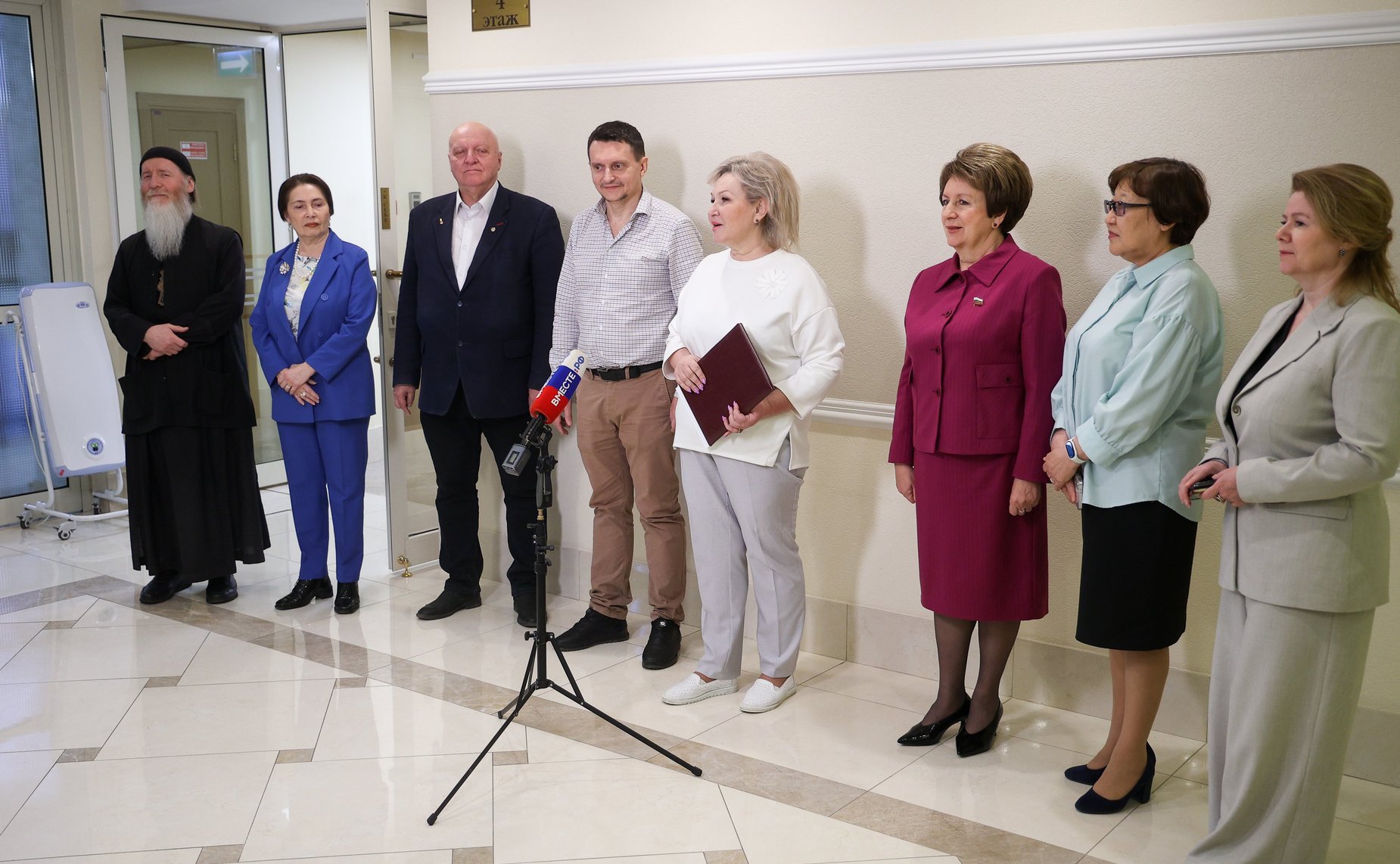 Открытие в Совете Федерации художественной выставки «Выставка живописи» художника А. Адамова