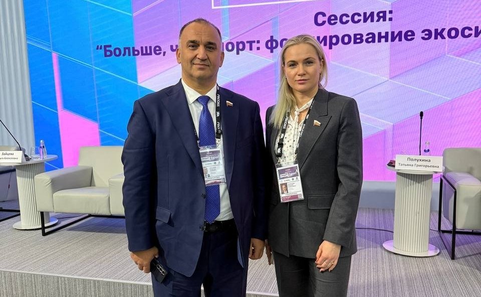 Мохмад Ахмадов и Евгения Ламонова приняли участие в сессии «Больше, чем спорт: формирование экосистемы здоровья» в рамках конгресса «СМАРТздрав»