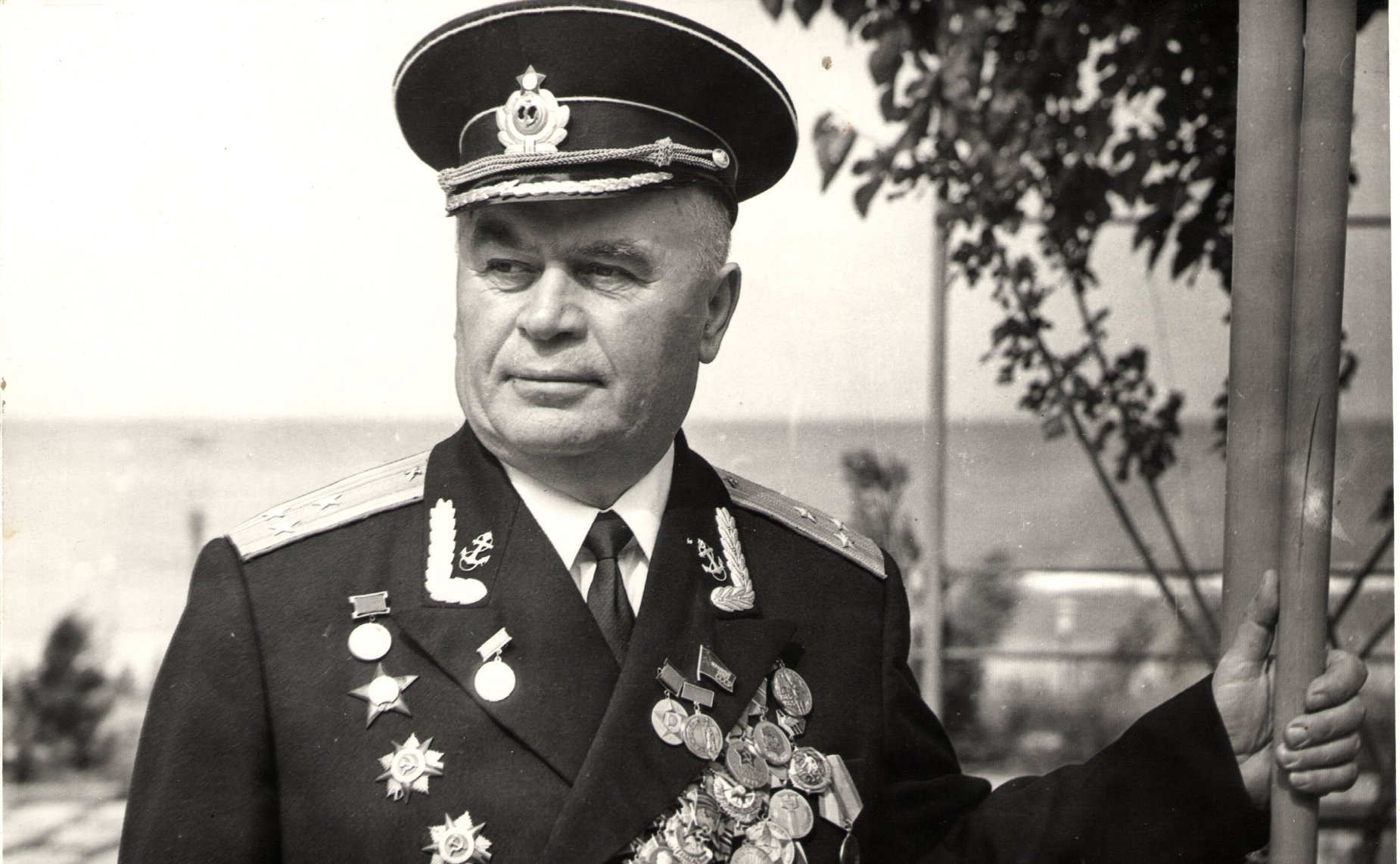 Магомед-Салам Умаханов. 1918 г. р. На фронте с 22 июня 1941 г. Парторг 525-го стрелкового полка. Участник штурма Берлина. Кавалер Ордена Красного Знамени. Отец Заместителя Председателя СФ И. Умаханова