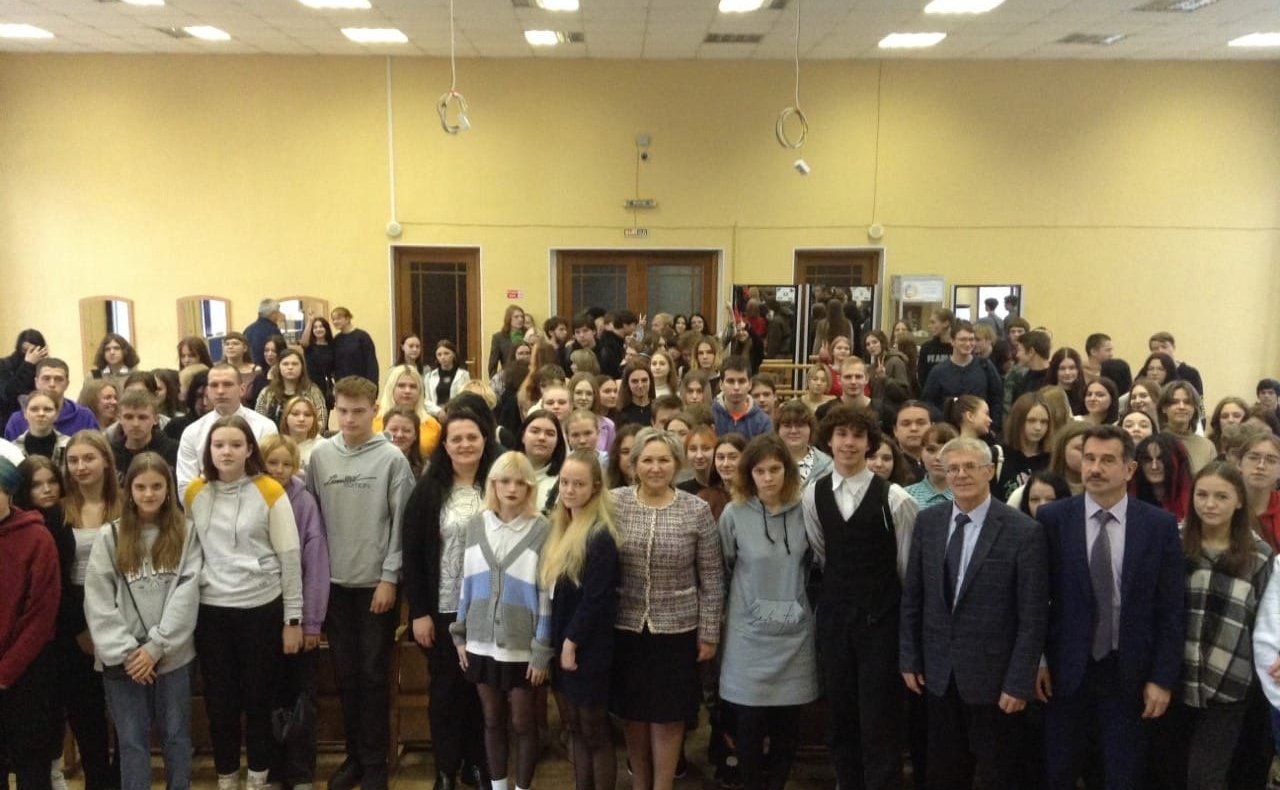 Елена Писарева провела ряд встреч со студентами учреждений среднего профессионального образования Великого Новгорода