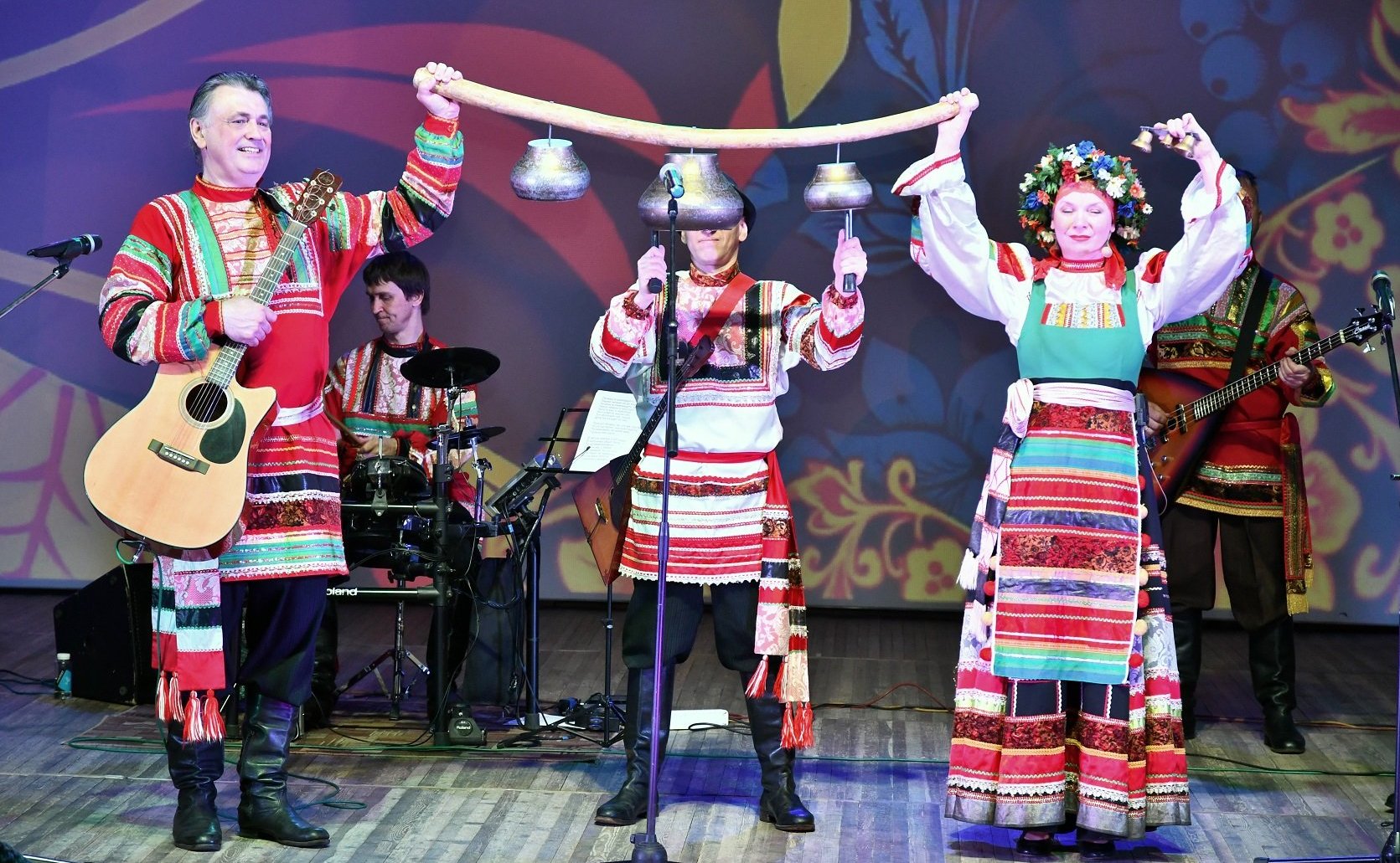 Олег Алексеев поздравил с профессиональным праздником работников культуры Энгельсского и Марксовского районов Саратовской области