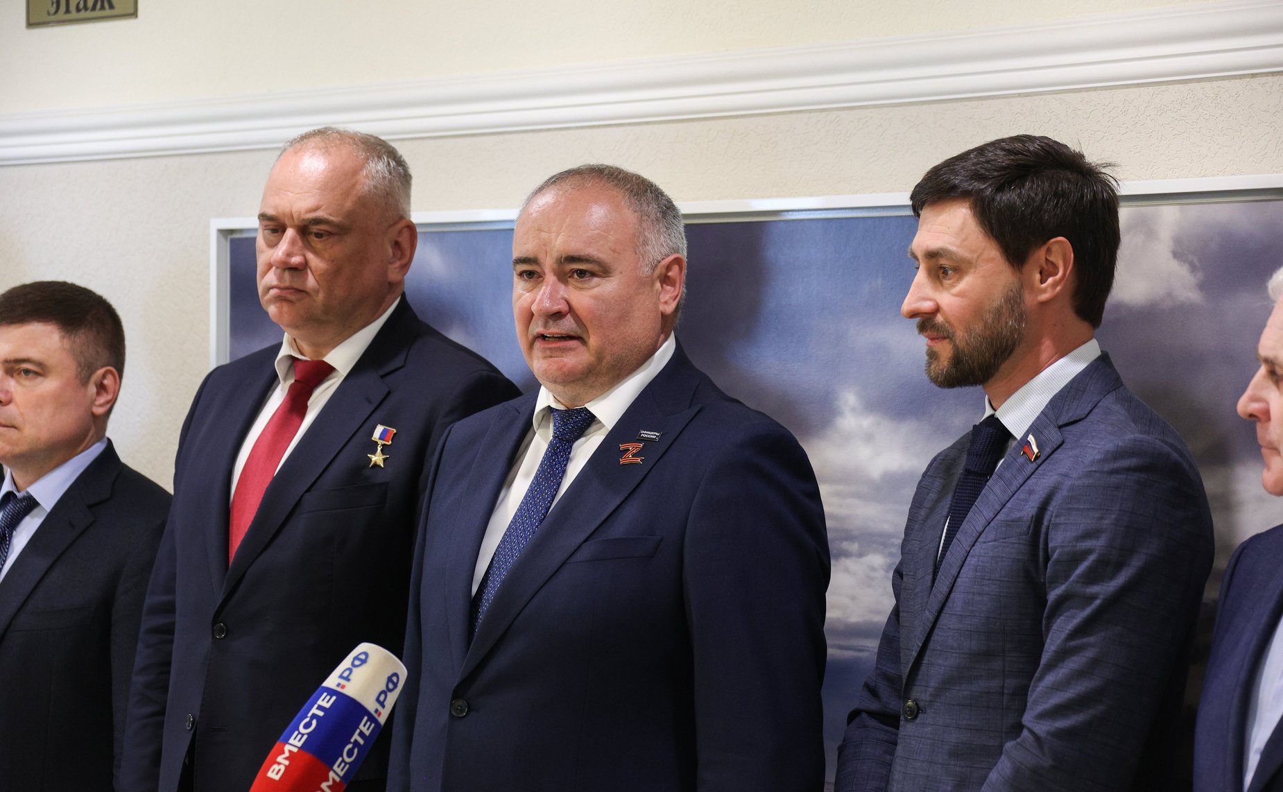 В Совете Федерации открылась выставка работ военного фотокорреспондента Артура Маливанчука