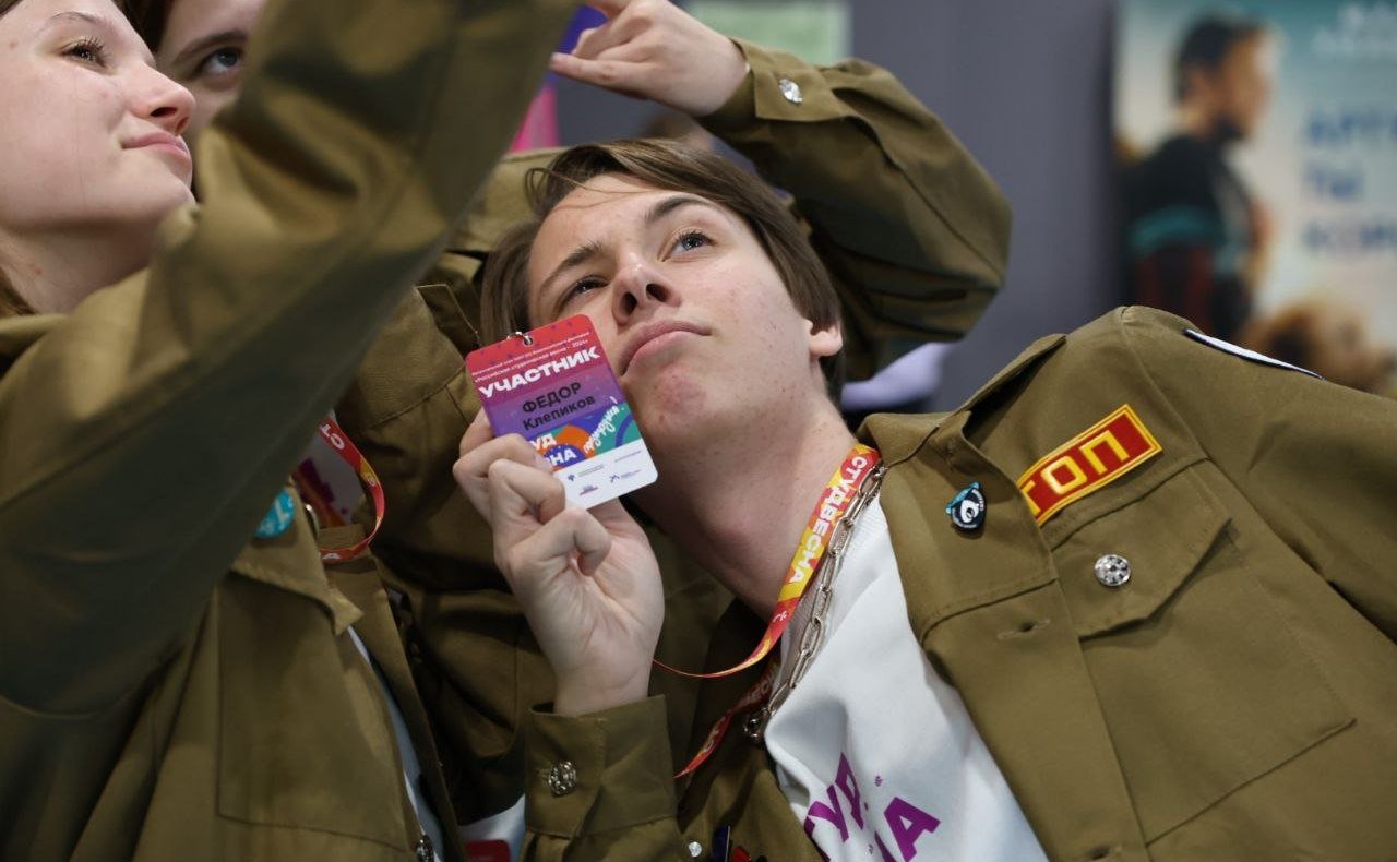 Андрей Хапочкин принял участие в церемонии открытия фестиваля «Студенческая весна» в Сахалинской области