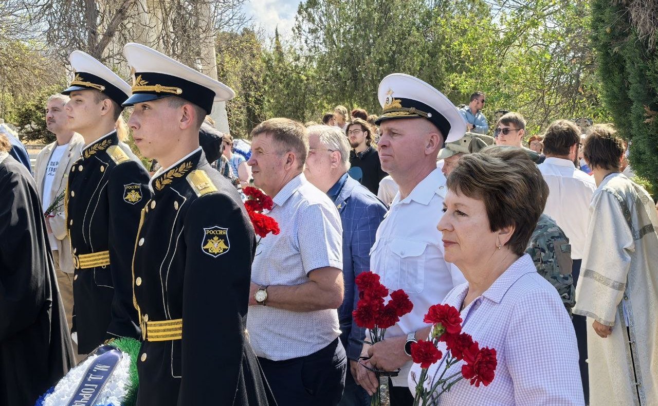 Екатерина Алтабаева приняла участие в торжественных мероприятиях, посвященных памятной дате — завершению Первой обороны Севастополя