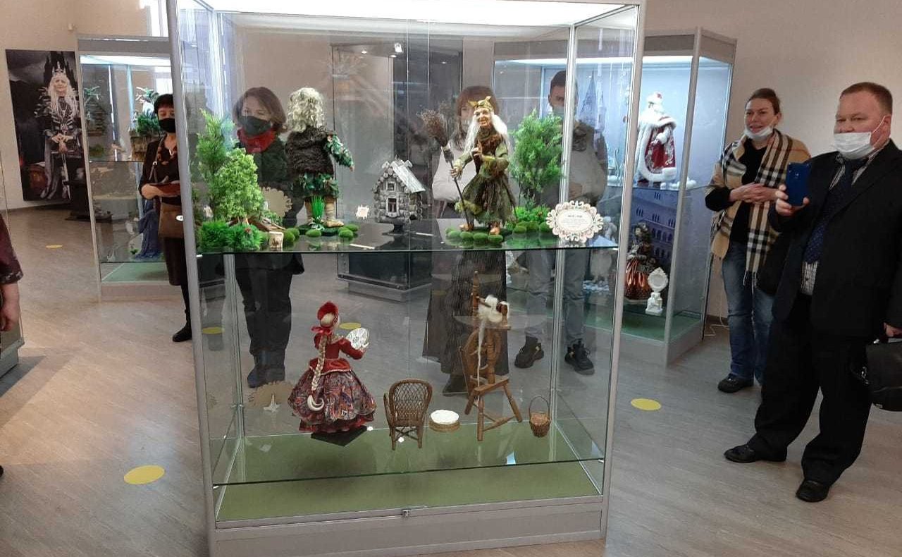 Сергей Березкин принял участие в открытии кукольной экспозиции «Сказки для больших и маленьких»