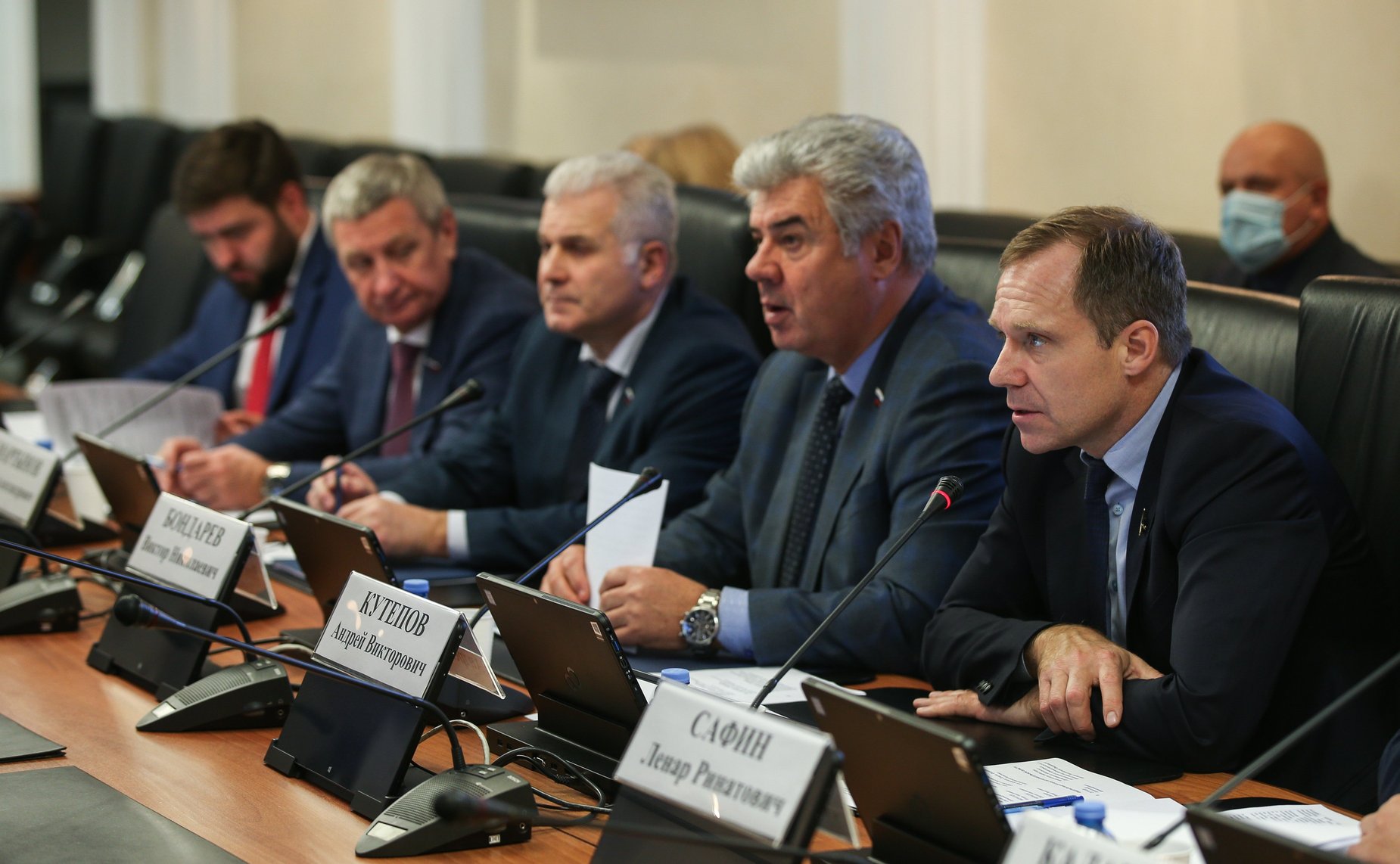 Парламентские слушания «О мерах по диверсификации производства продукции гражданского назначения предприятиями оборонно-промышленного комплекса»