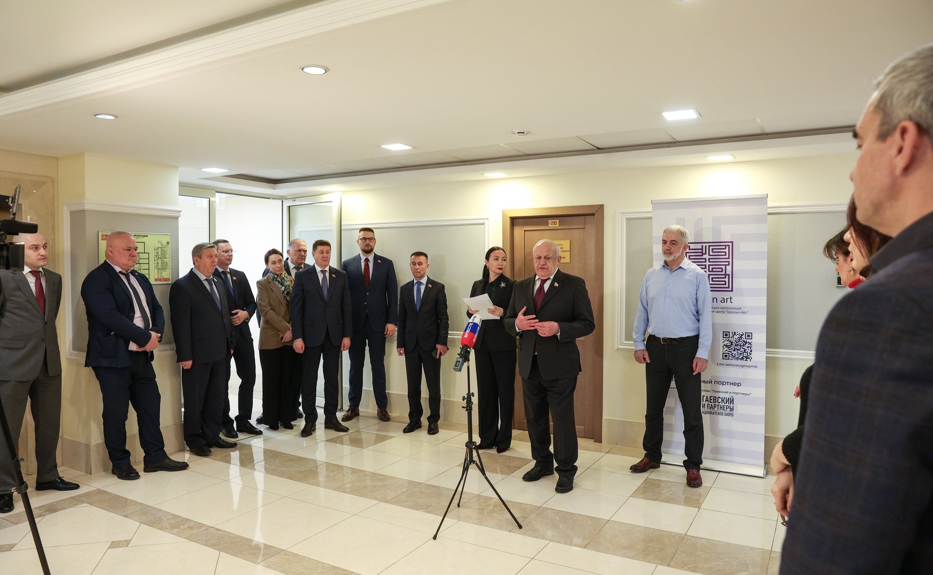 В Совете Федерации открылась выставка заслуженного художника РФ и РСО-Алания Виктора Цаллагова проекта «Лики Братства»