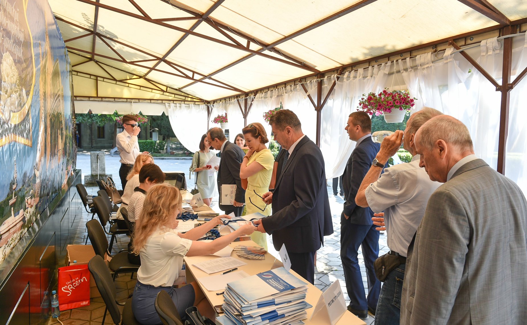 Заседание секции «Русофилы и российские соотечественники за рубежом: общие задачи и новые возможности для сотрудничества»