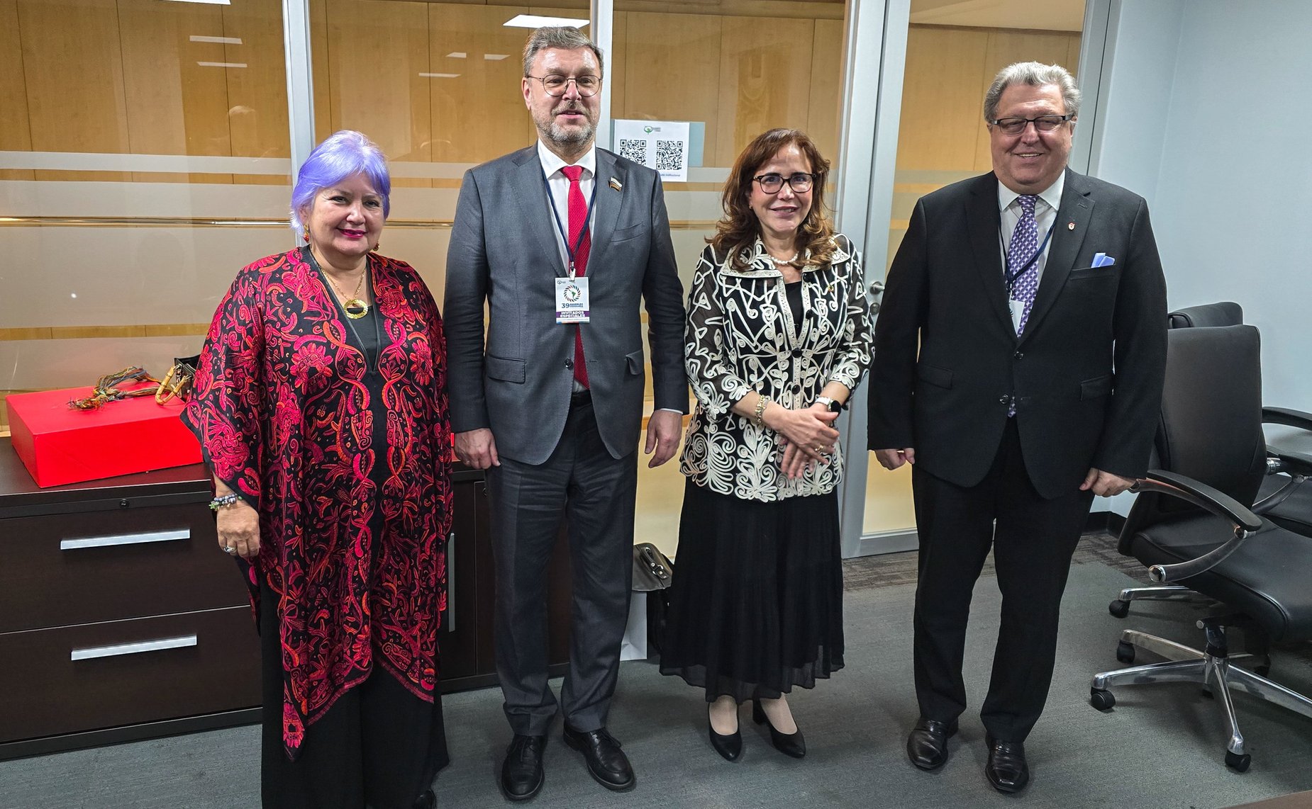 Заместитель Председателя СФ Константин Косачев и председатель Комиссии по связям со странами АТР Палаты Сенаторов Генерального Конгресса Мексиканских Соединенных Штатов Йеидколь Полевнски Гурвиц провели встречу «на полях» 39-й Ассамблеи ПАРЛАТИНО