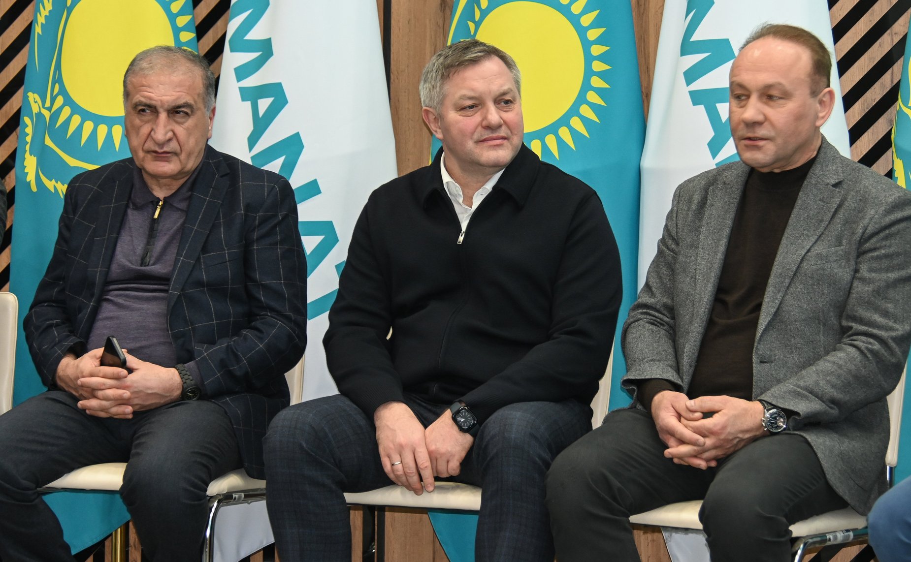 Сенаторы РФ приняли участие в наблюдении за проведением внеочередных выборов депутатов Мажилиса Парламента Республики Казахстан в составе миссий международных наблюдателей