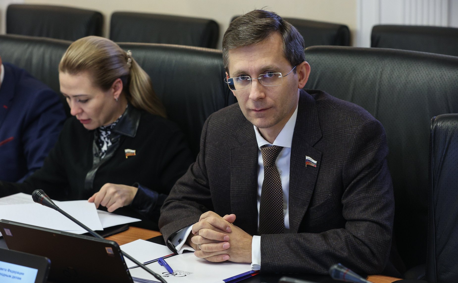 Совместный круглый стол Комиссии по защите государственного суверенитета и предотвращению вмешательства во внутренние дела РФ и Комитета СФ по международным делам «Противодействие экономическим санкциям и иным угрозам со стороны коллективного Запада»