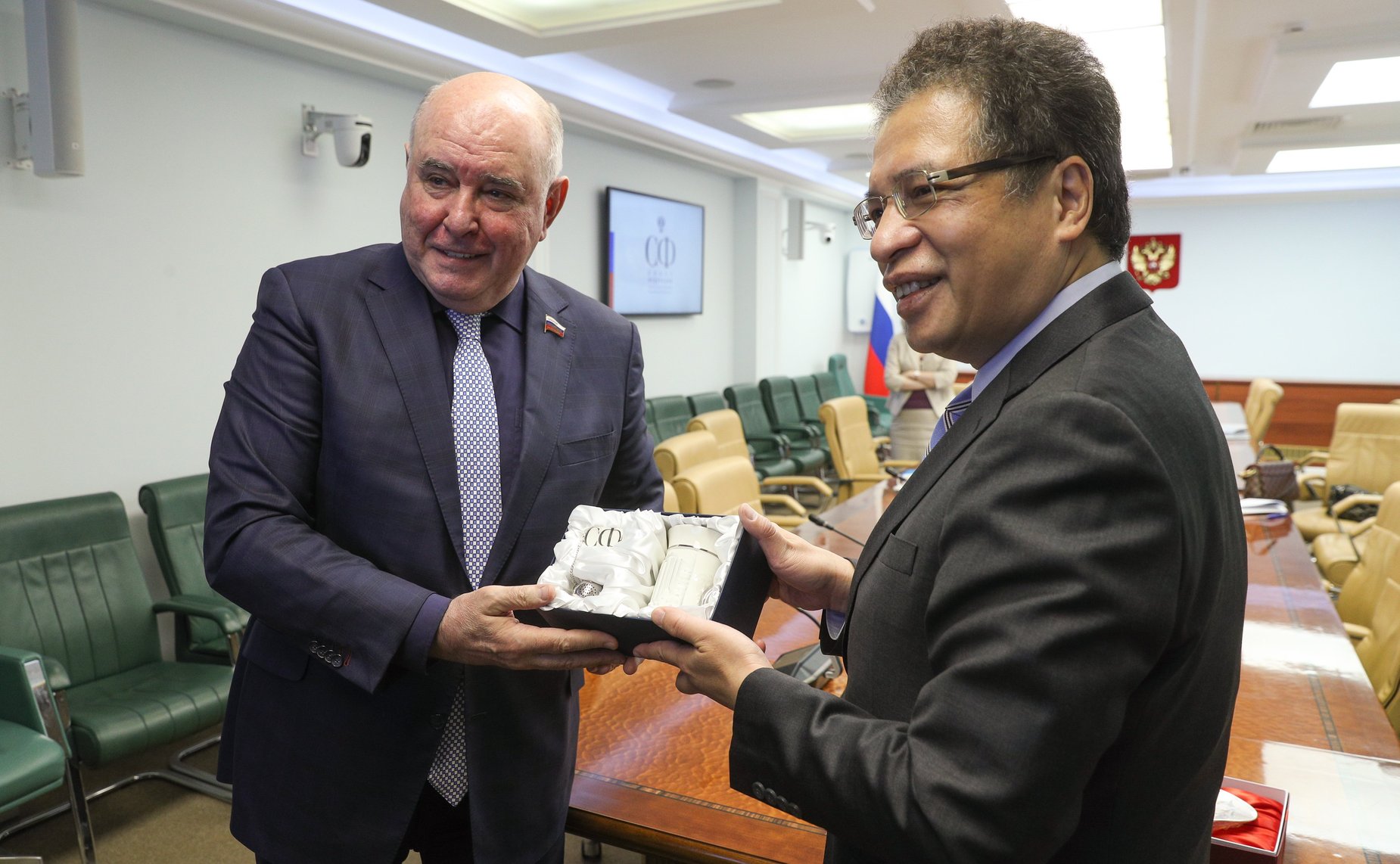 Встреча председателя Комитета СФ по международным делам Григория Карасина с Чрезвычайным и Полномочным Послом Социалистической Республики Вьетнам в РФ Данг Минь Кхоем