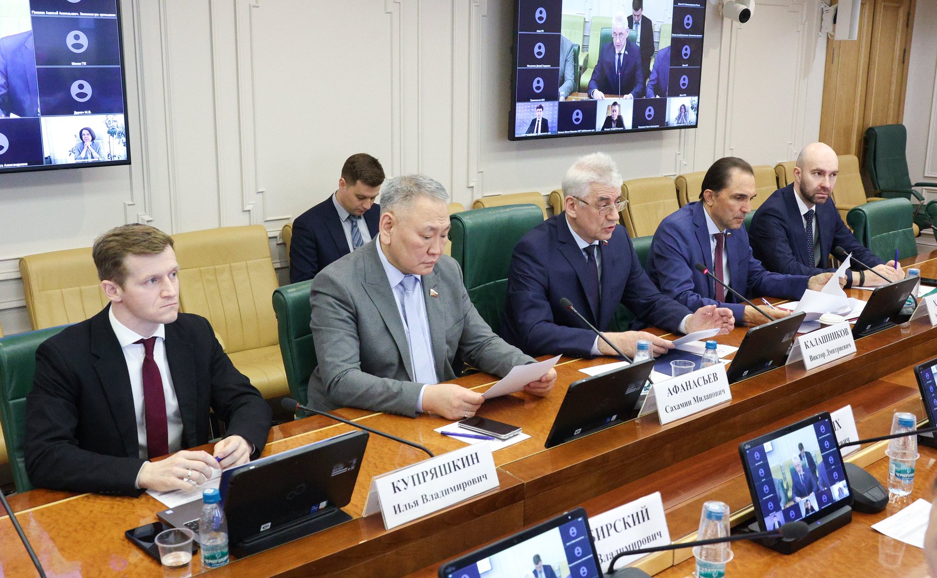 Совещание «Промышленная кооперация: условия для роста производственного и технологического потенциала регионов Дальнего Востока»