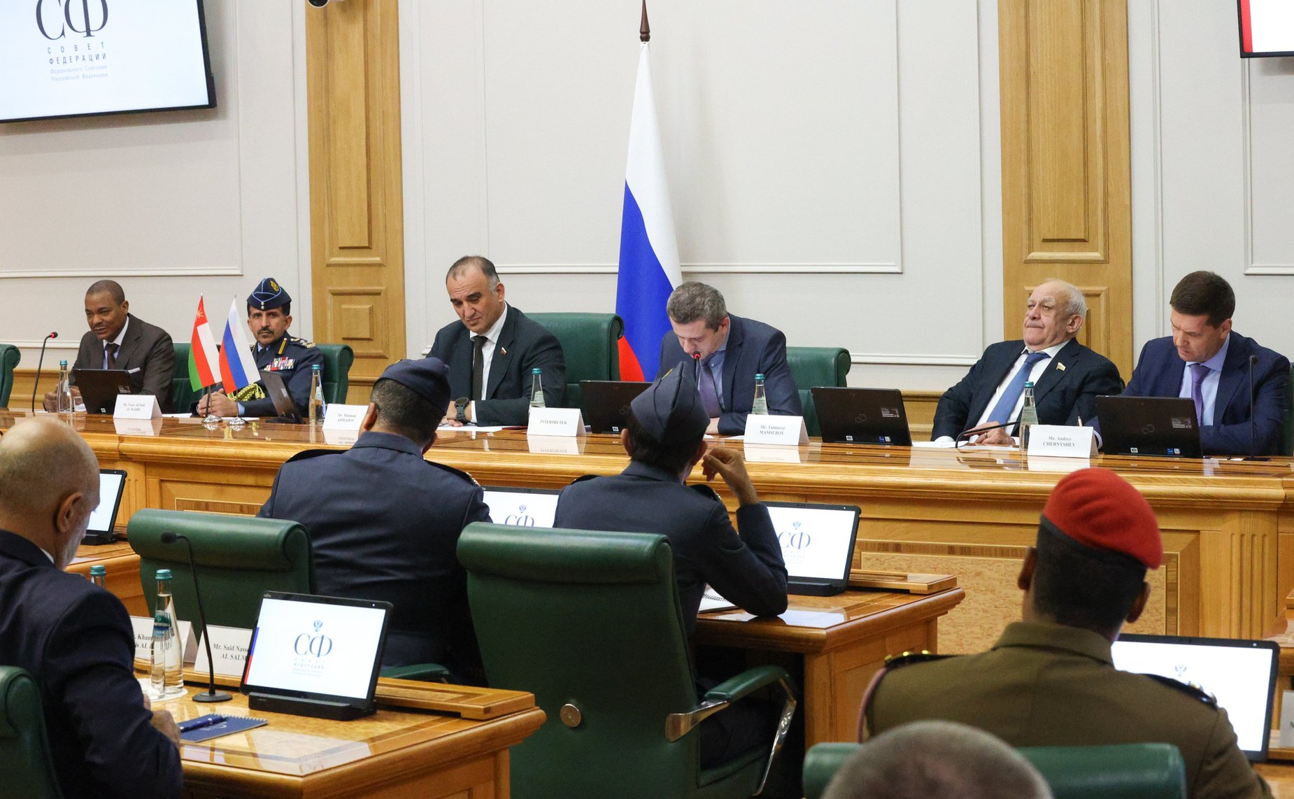 Мохмад Ахмадов провел встречу с делегацией Султаната Оман