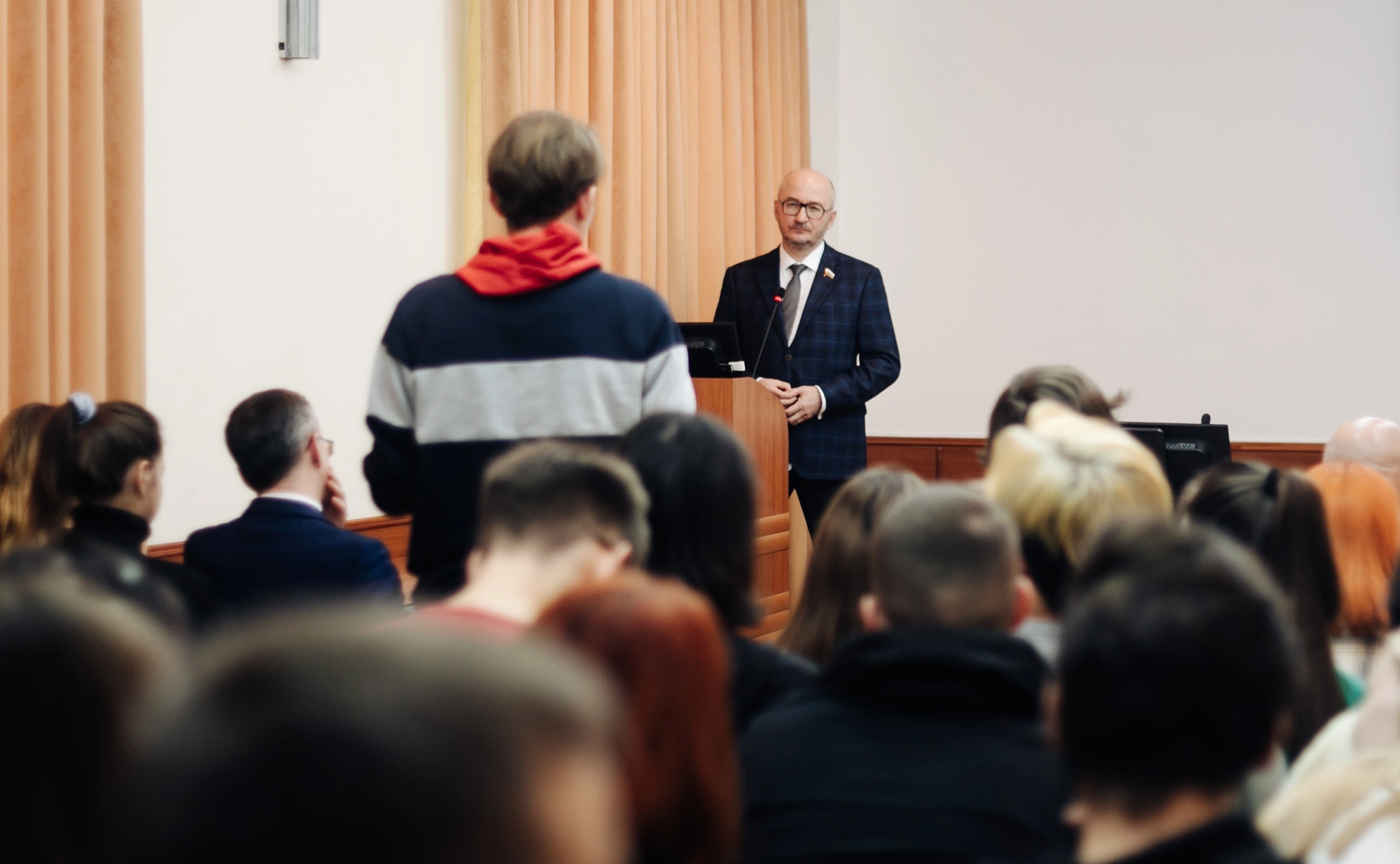 Олег Цепкин встретился с активистами студенческих объединений МГТУ им. Г.И. Носова