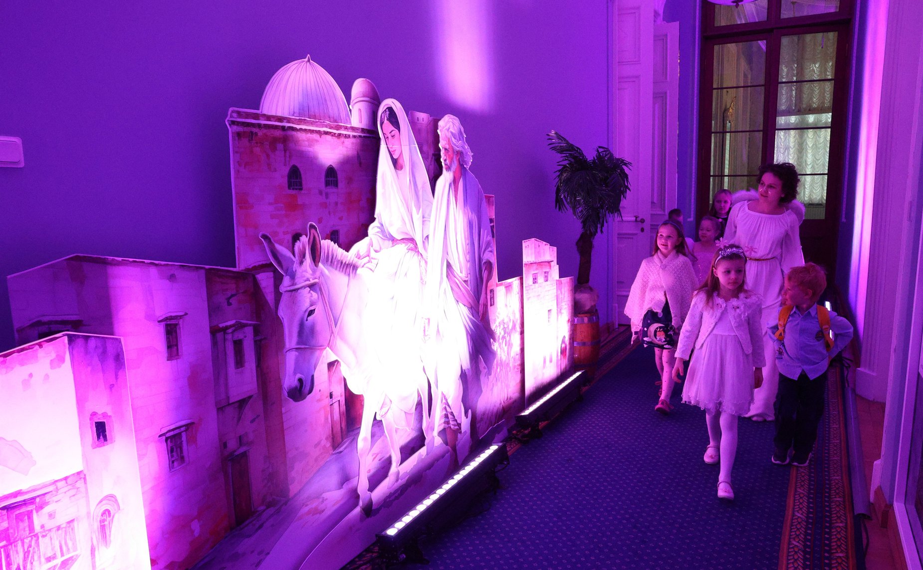 Дети из семей участников специальной военной операции стали гостями праздника «Рождество Христово в Таврическом дворце»