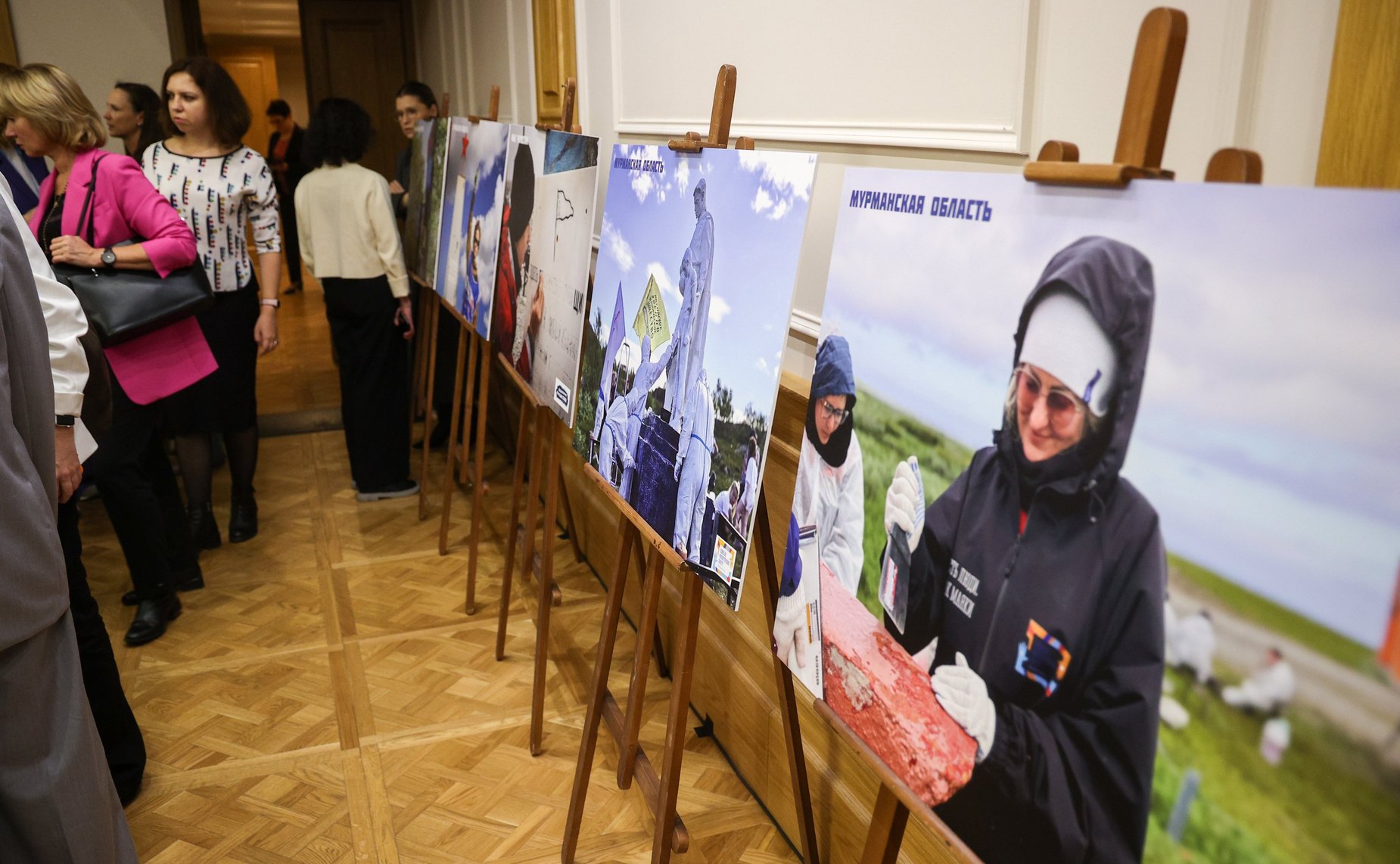 Открытие выставки (15:00, холл 7-го этажа), посвященной проекту по очистке арктических территорий «Чистая Арктика»