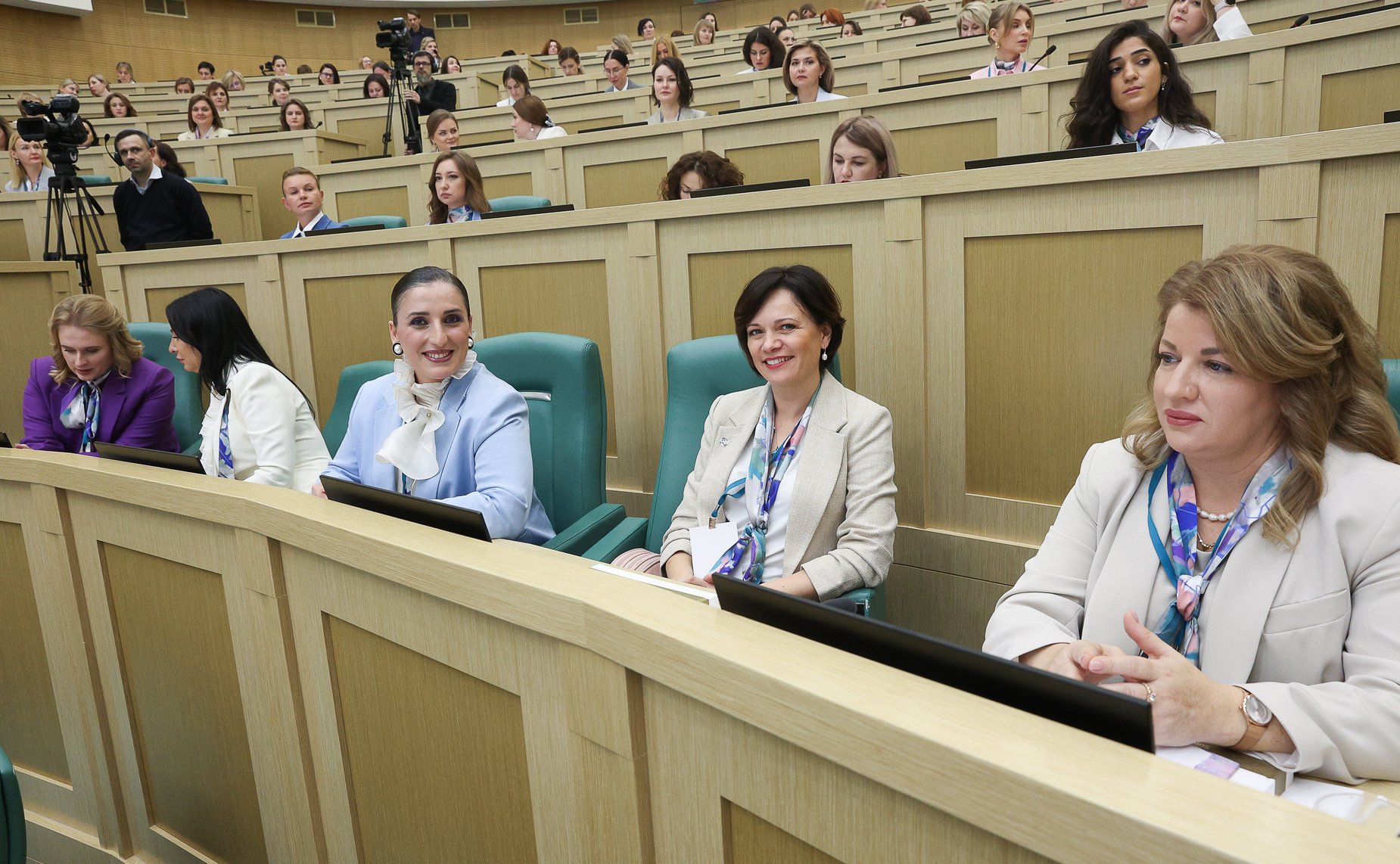 Торжественное мероприятие, посвященное подведению итогов второго международного потока образовательной программы «Женщина-лидер»