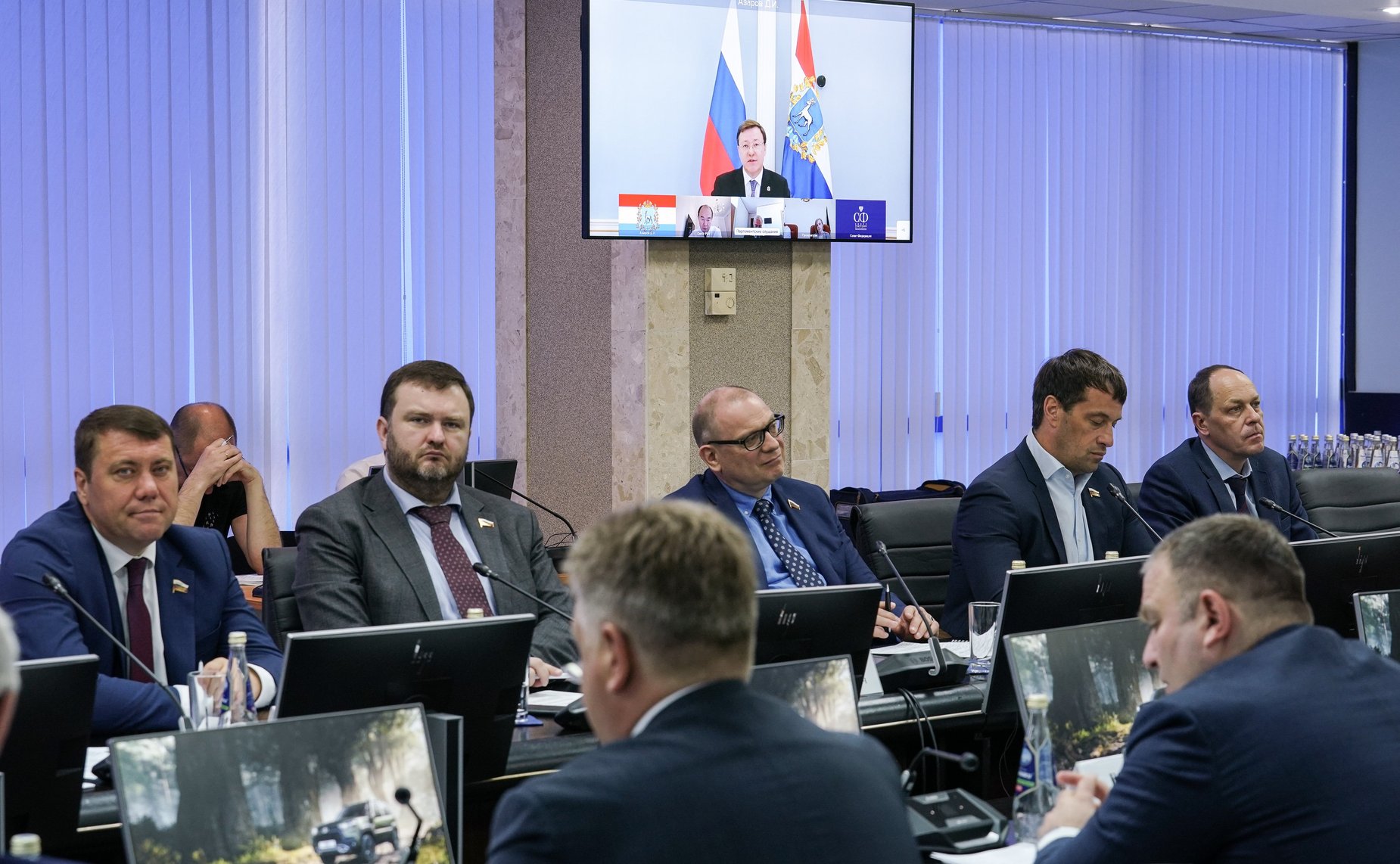 В Самарской области состоялись парламентские слушания «О мерах по созданию производства высоколокализованной конкурентоспособной продукции автомобильной отрасли» (фото Газета «Волжская коммуна»)