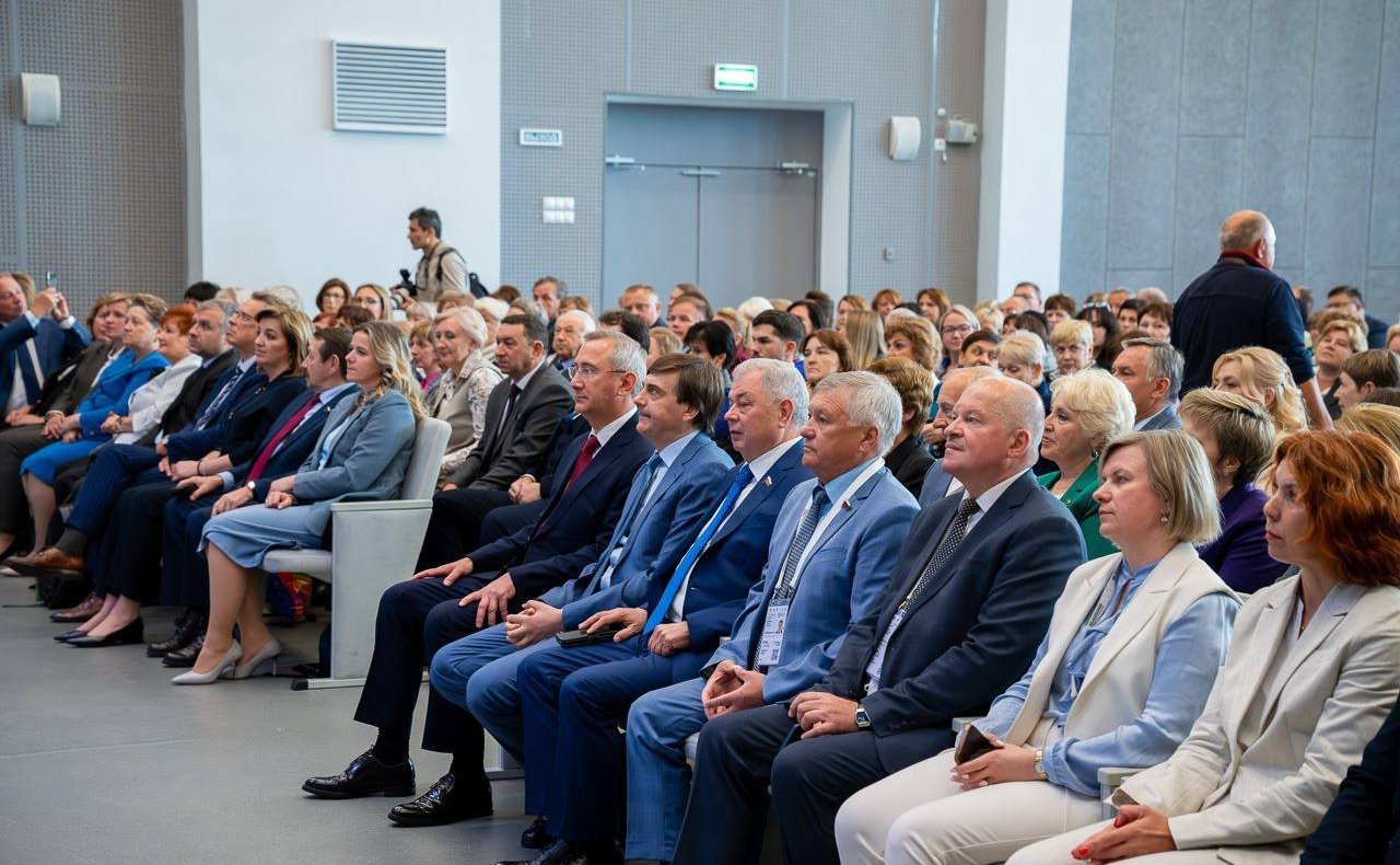 Анатолий Артамонов принял участие в деловой программе финала чемпионата «Профессионалы», проходящего в Калуге