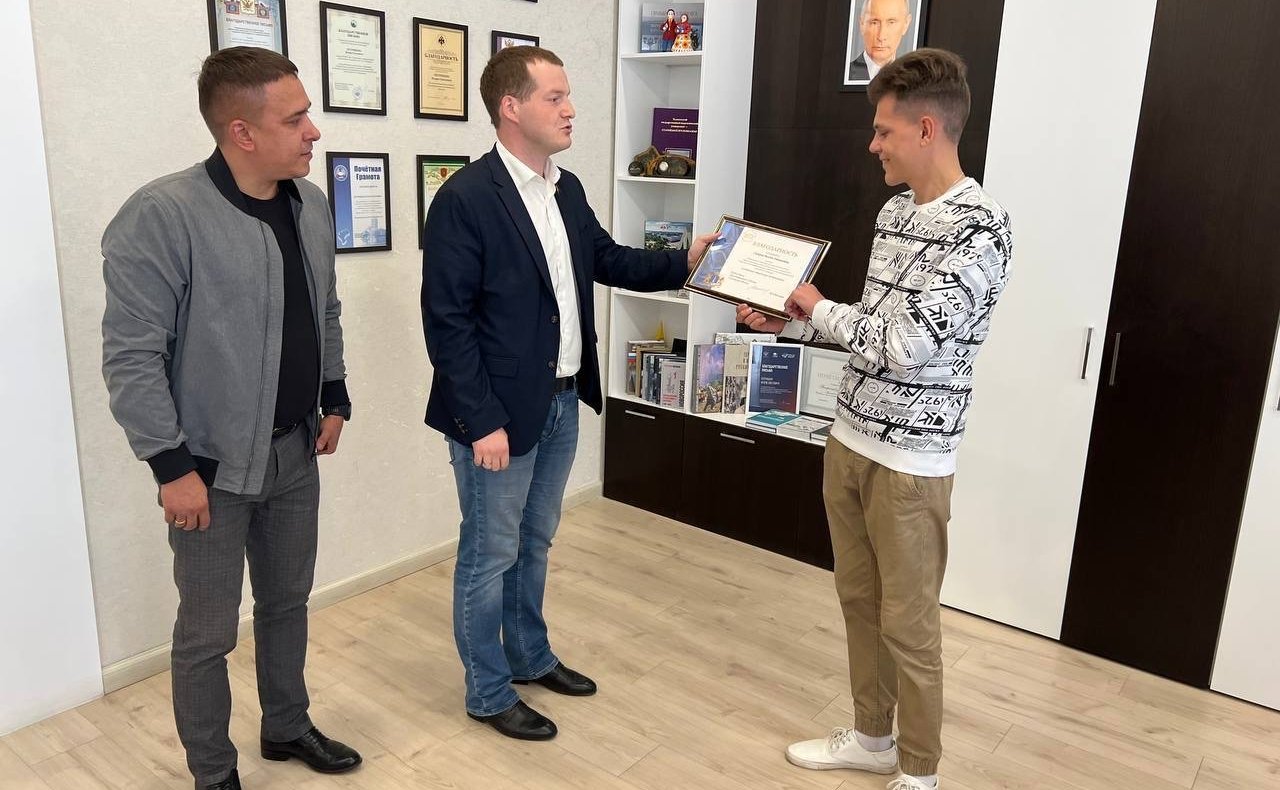 Айрат Гибатдинов встретился в Ульяновске с победителем Всероссийской акции «Расул Гамзатов глазами детей»