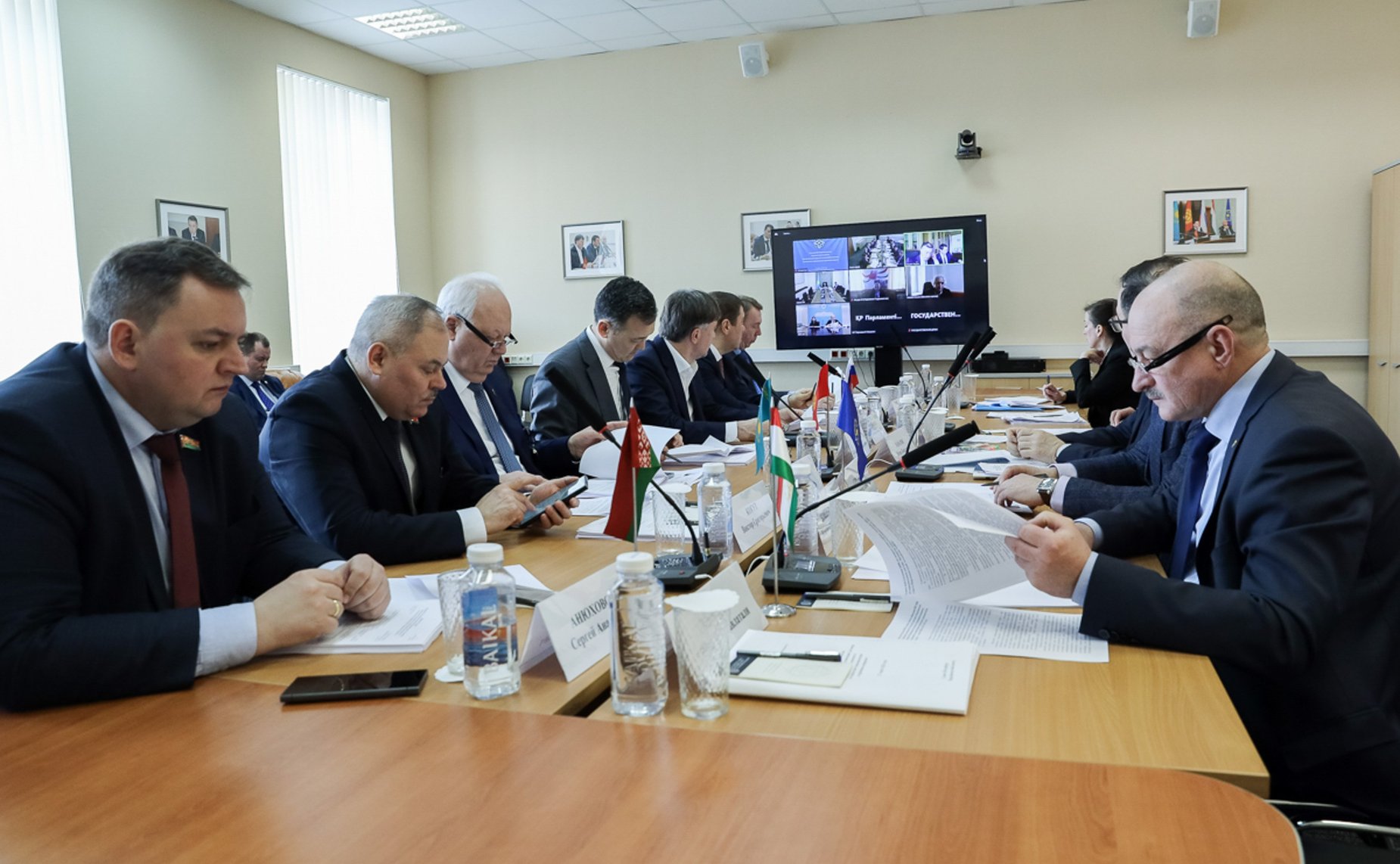 Сенаторы РФ приняли участие в заседаниях постоянных комиссий ПА ОДКБ в Санкт-Петербурге