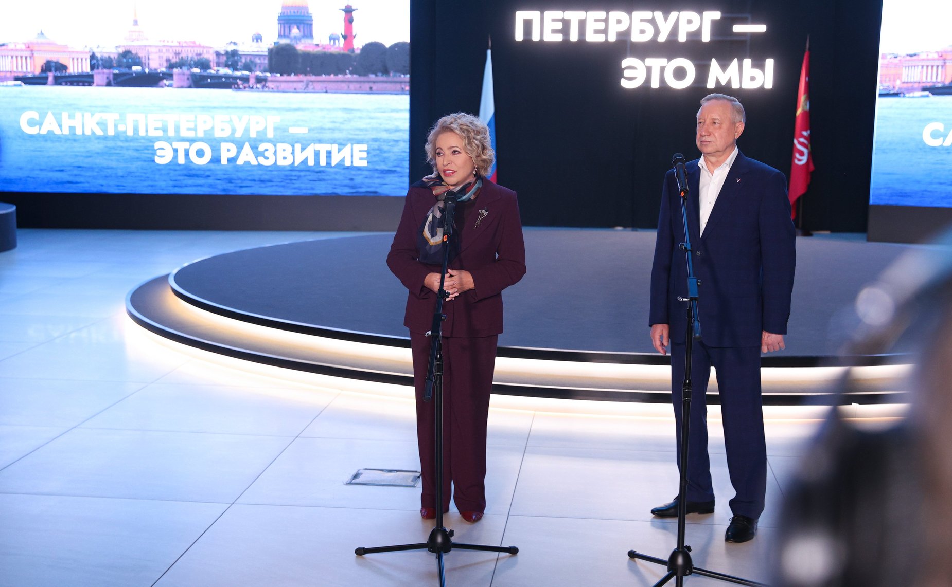 Валентина Матвиенко в ходе рабочей поездки в город на Неве посетила выставку «Мой Петербург» в музейно-выставочном центре «Россия — Моя история»