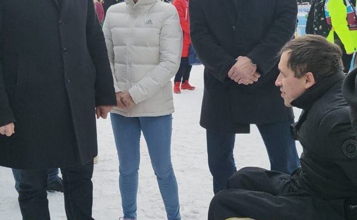 Александр Брыксин и сенатор от Ханты-Мансийского автономного округа – Югры Эдуард Исаков приняли участие в торжественной церемонии награждения победителей Зимних Игр Паралимпийцев «Мы Вместе. Спорт» по биатлону