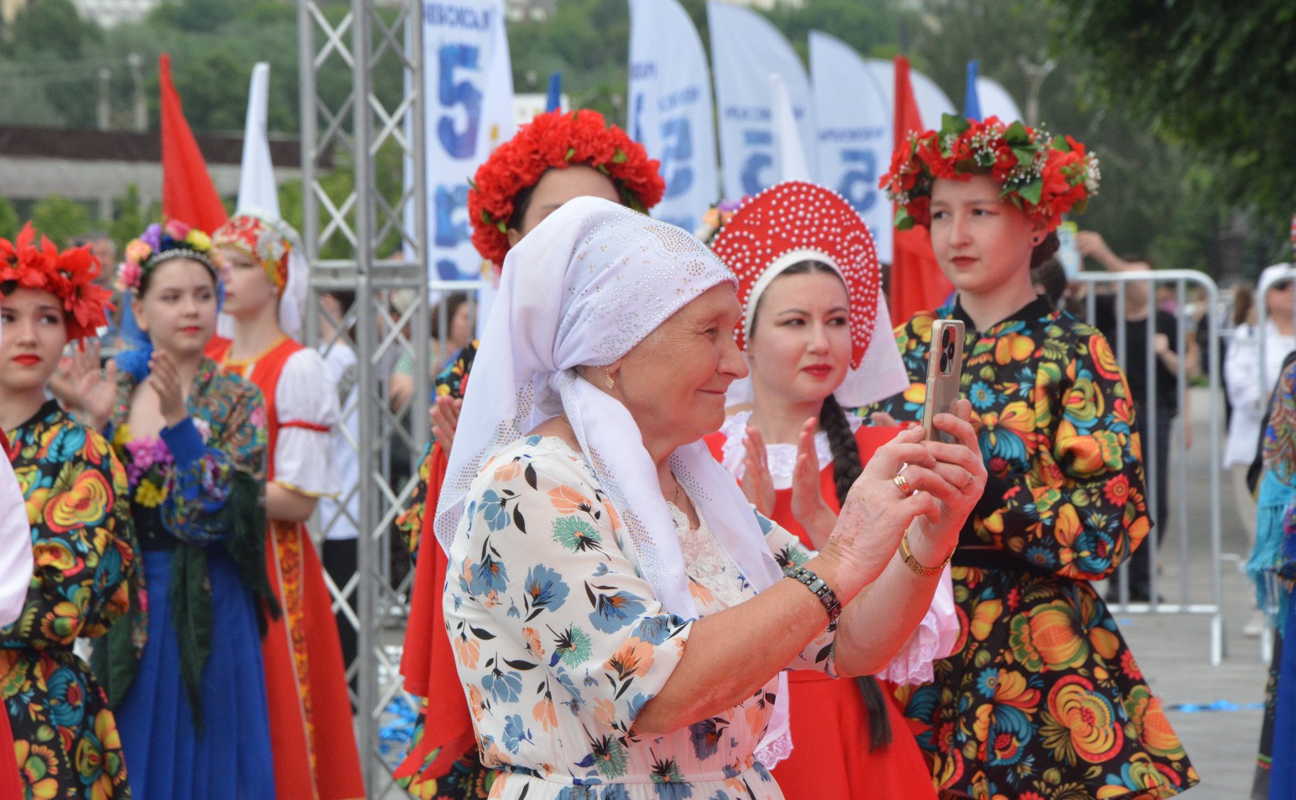 Николай Владимиров поздравил жителей и гостей республики с нашим общим праздником — с Днем России