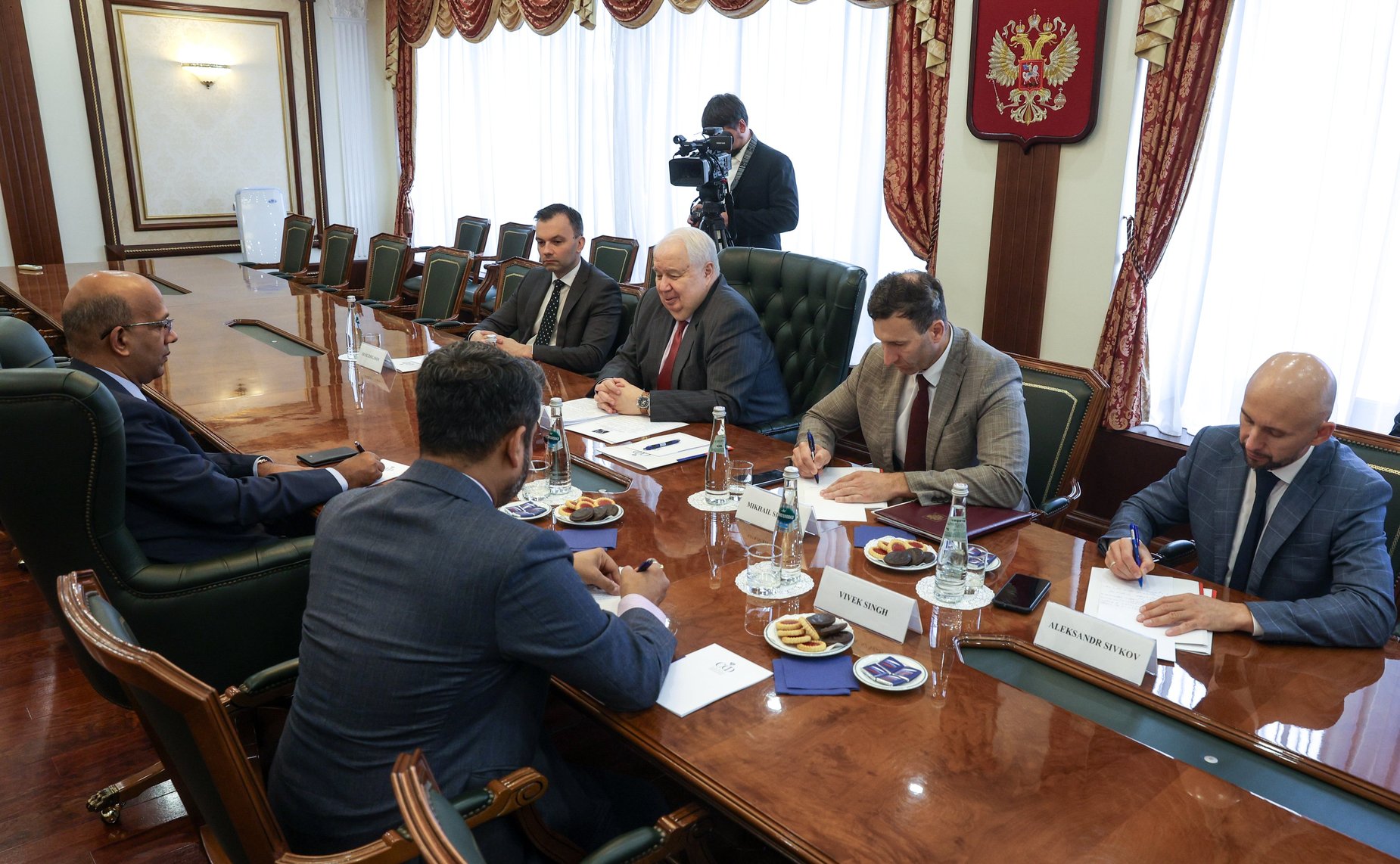 Встреча первого заместителя председателя Комитета СФ по международным делам Сергея Кисляка с Чрезвычайным и Полномочным Послом Республики Индии Винай Кумаром