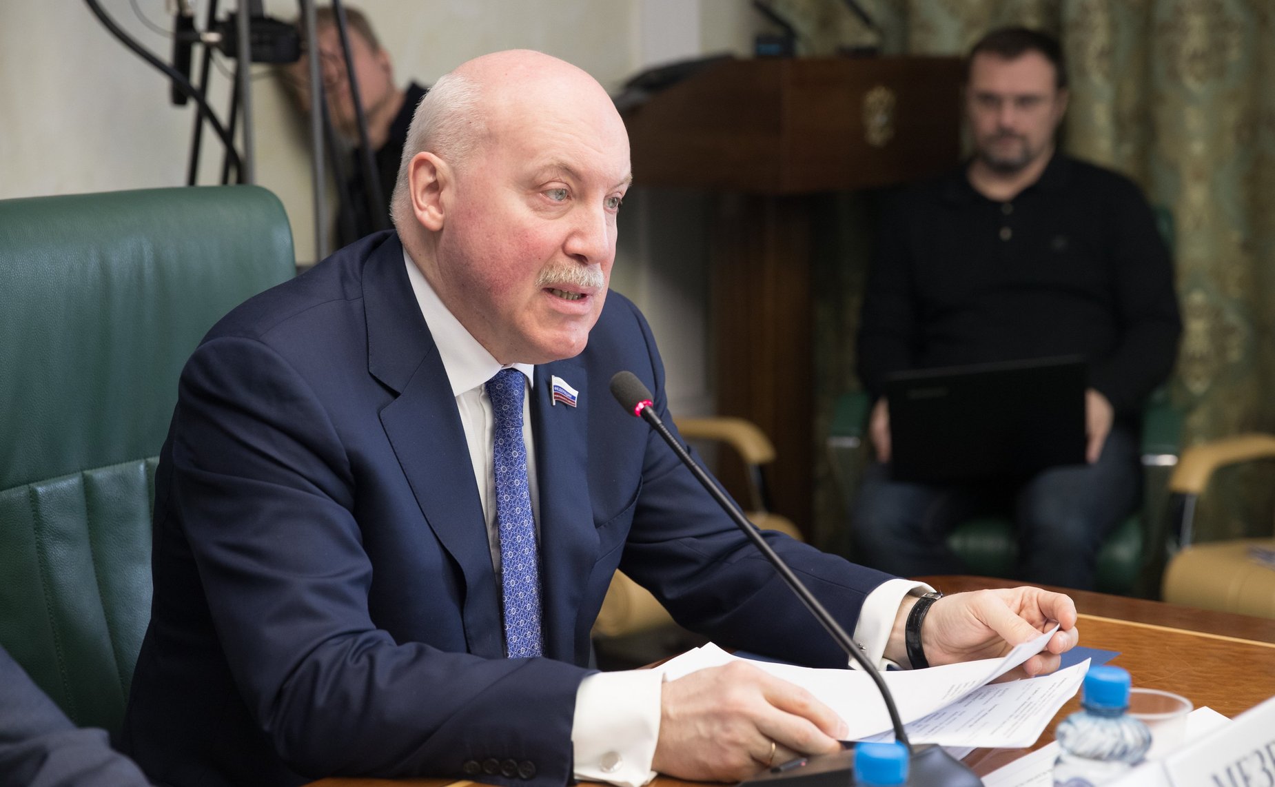 Д. Мезенцев