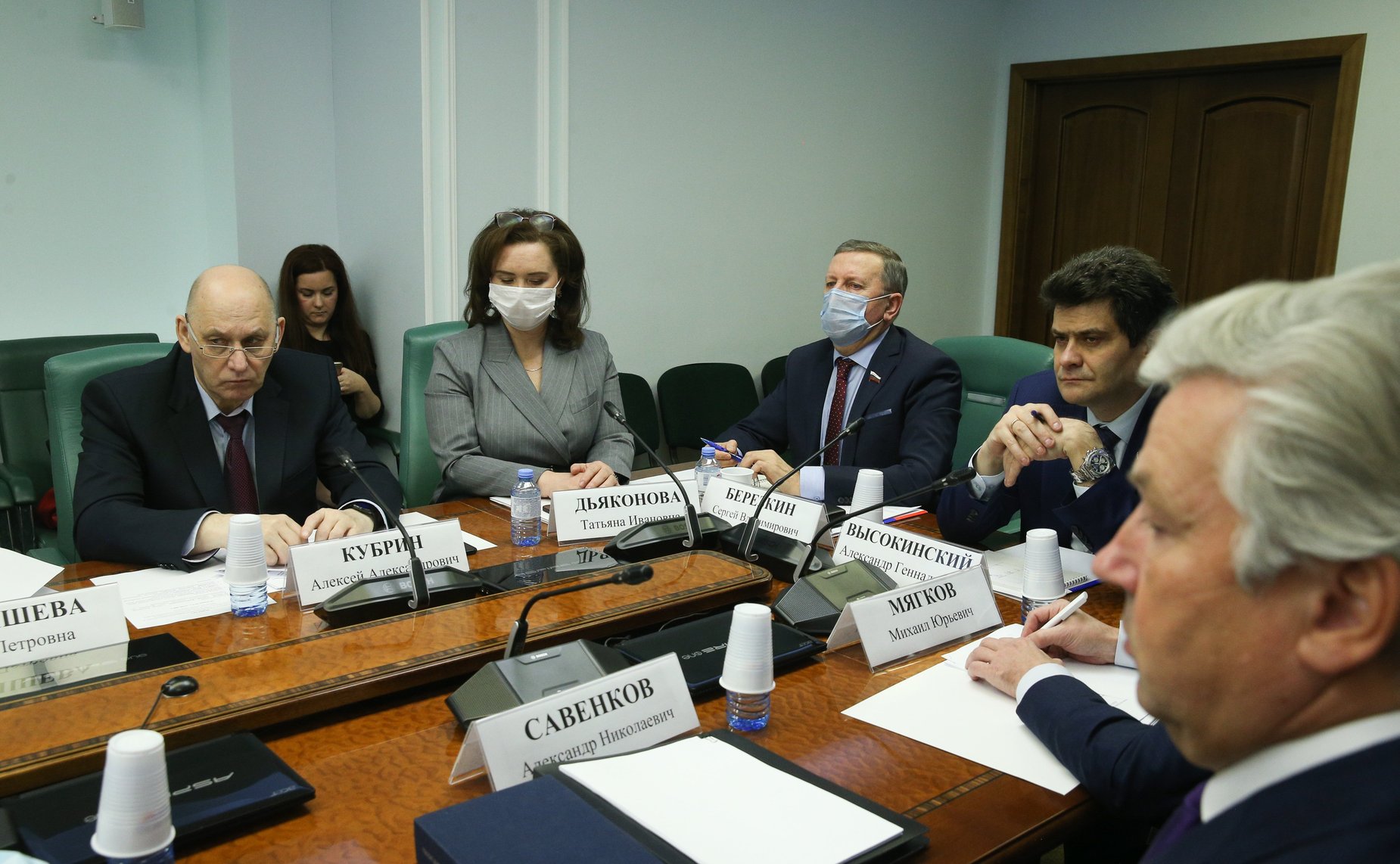 «Круглый стол» на тему «Отечественная история и информационная политика: как не допустить умаления значения подвига народа при защите Отечества»