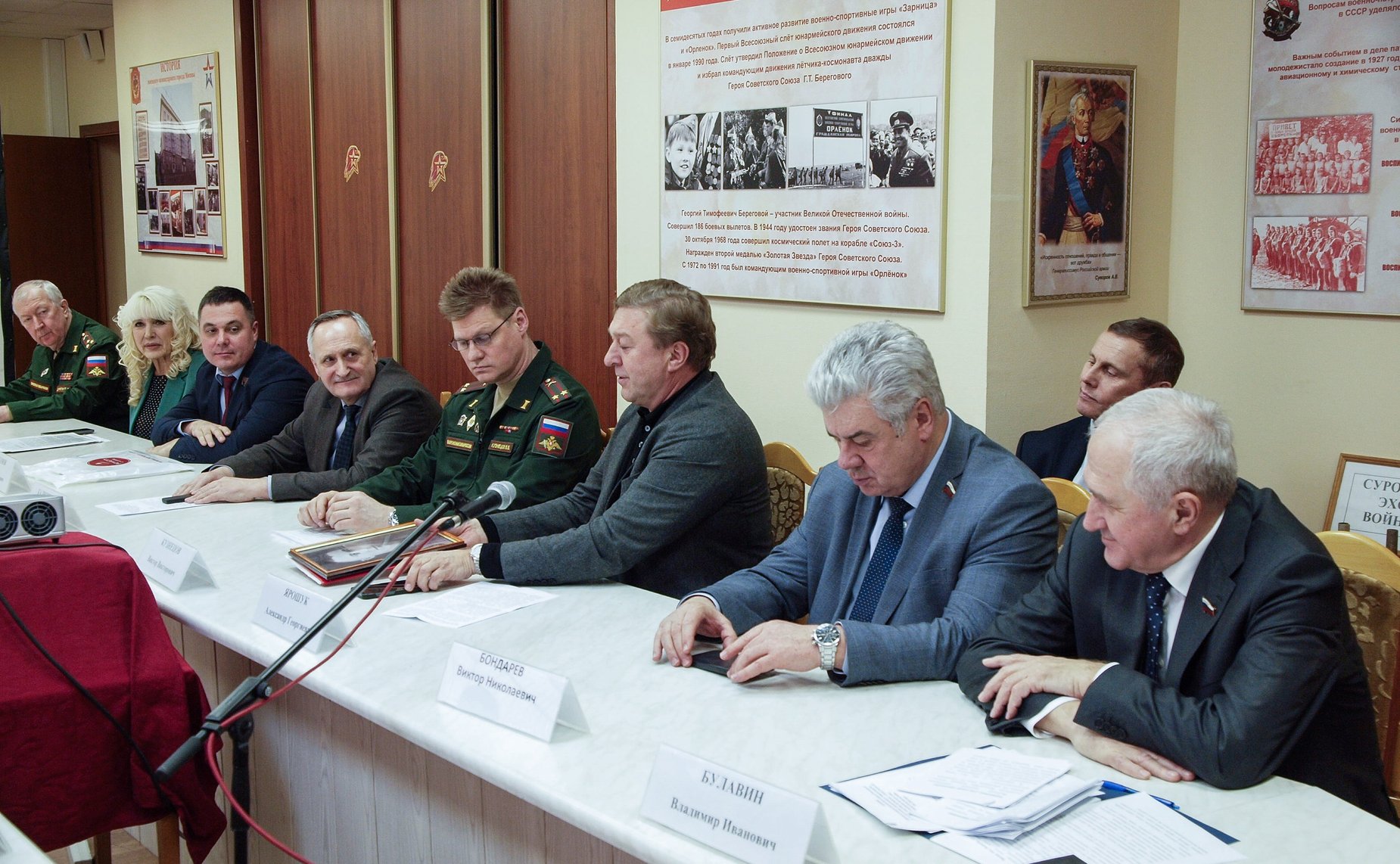 Сенаторы передали родственникам награду героя, пропавшего без вести в годы Великой Отечественной войны
