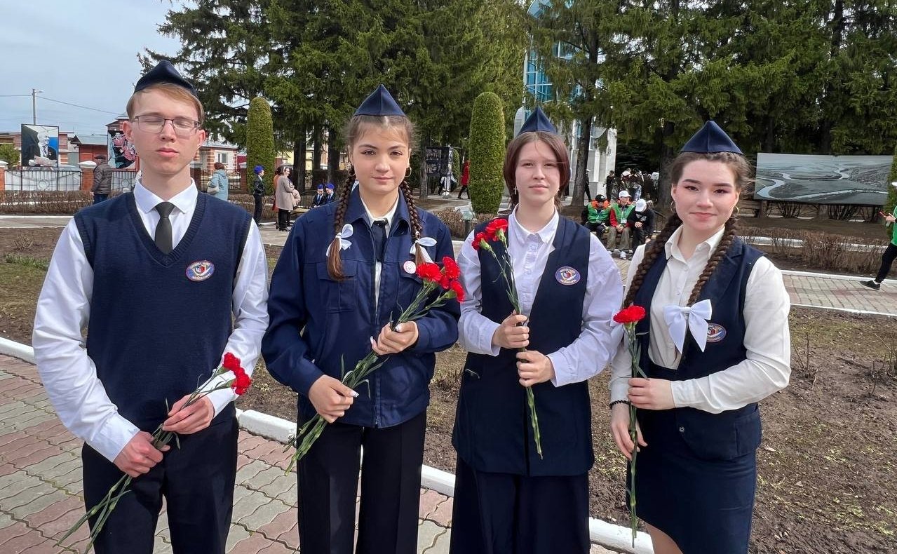 Николай Владимиров открыл митинг, посвященный памяти дважды Героя Советского Союза, летчика-космонавта СССР Андрияна Николаева