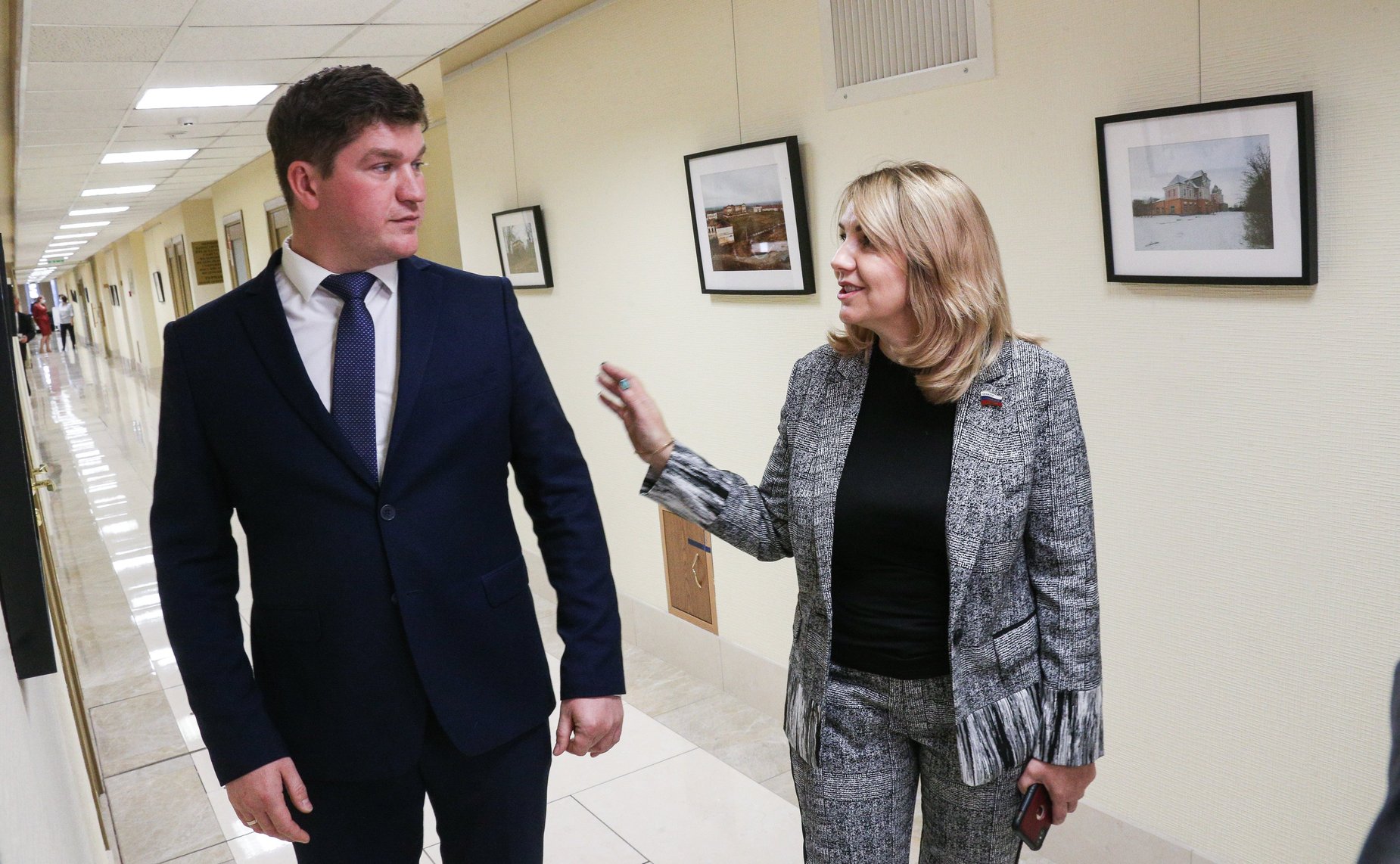 В Совете Федерации открылась фотовыставка, посвященная проекту пензенских добровольцев «По следам забытых усадеб»