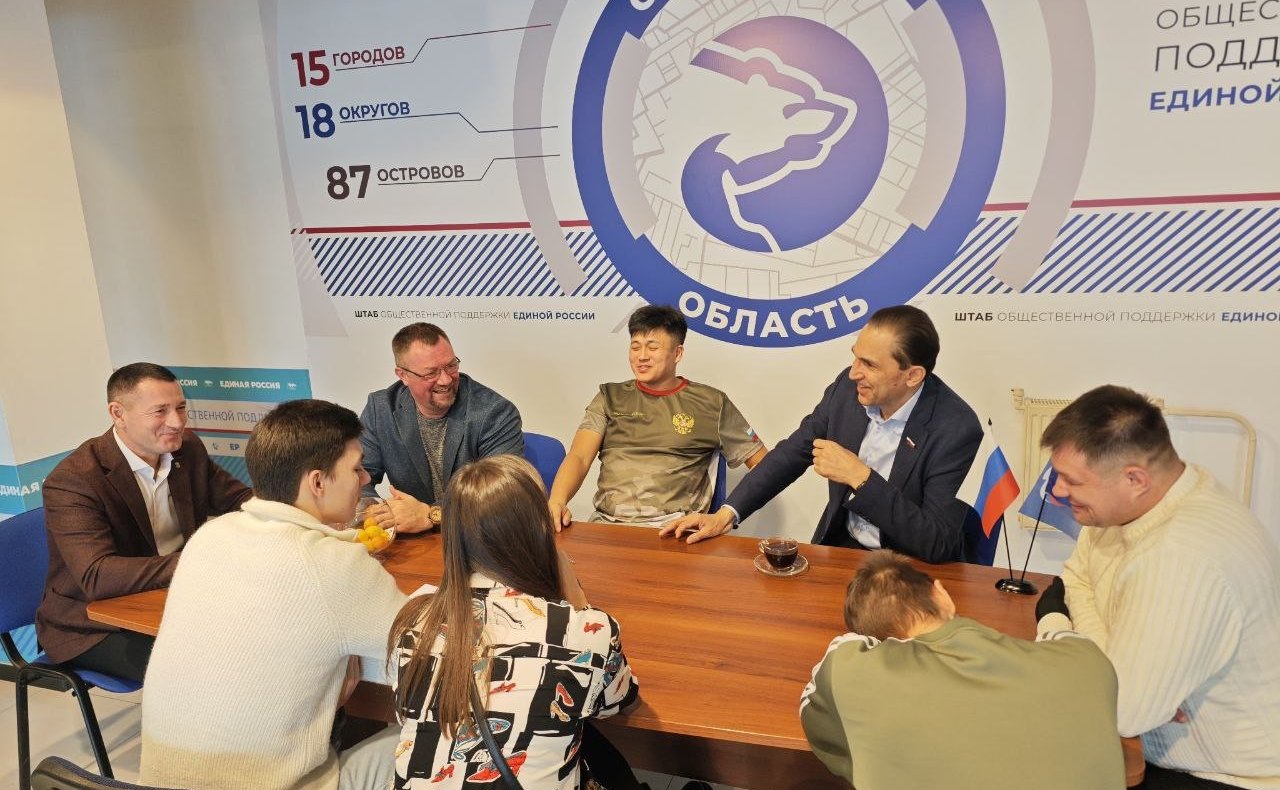 Андрей Хапочкин встретился с ветеранами специальной военной операции, молодыми специалистами и провёл личный приём граждан