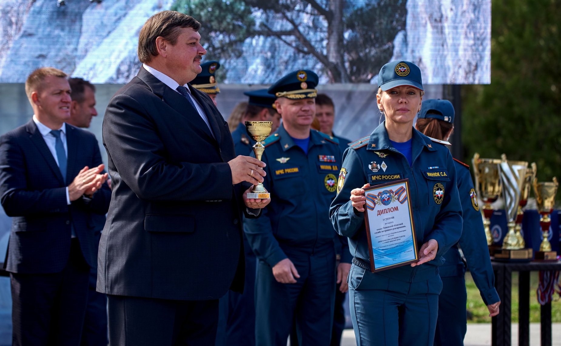 Сергей Колбин принял участие в торжественной церемонии закрытия XVIII Чемпионата по служебно-прикладному виду спорта «Многоборье спасателей МЧС России» на территории Мемориального комплекса «Сапун-Гора» в городе-герое Севастополе