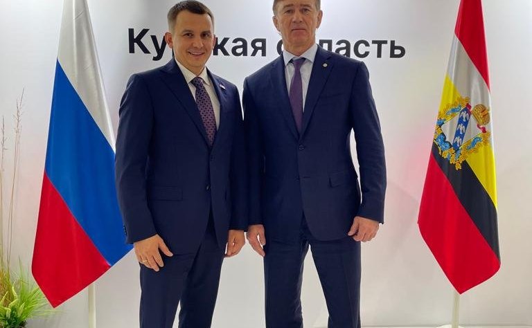 Александр Брыксин посетил в Москве интерактивную выставку Курской области
