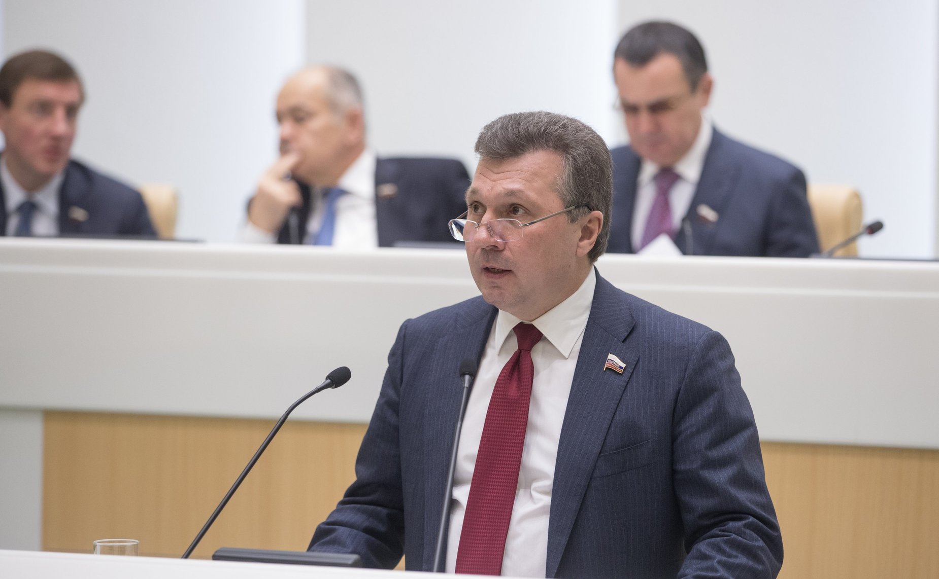 В. Васильев