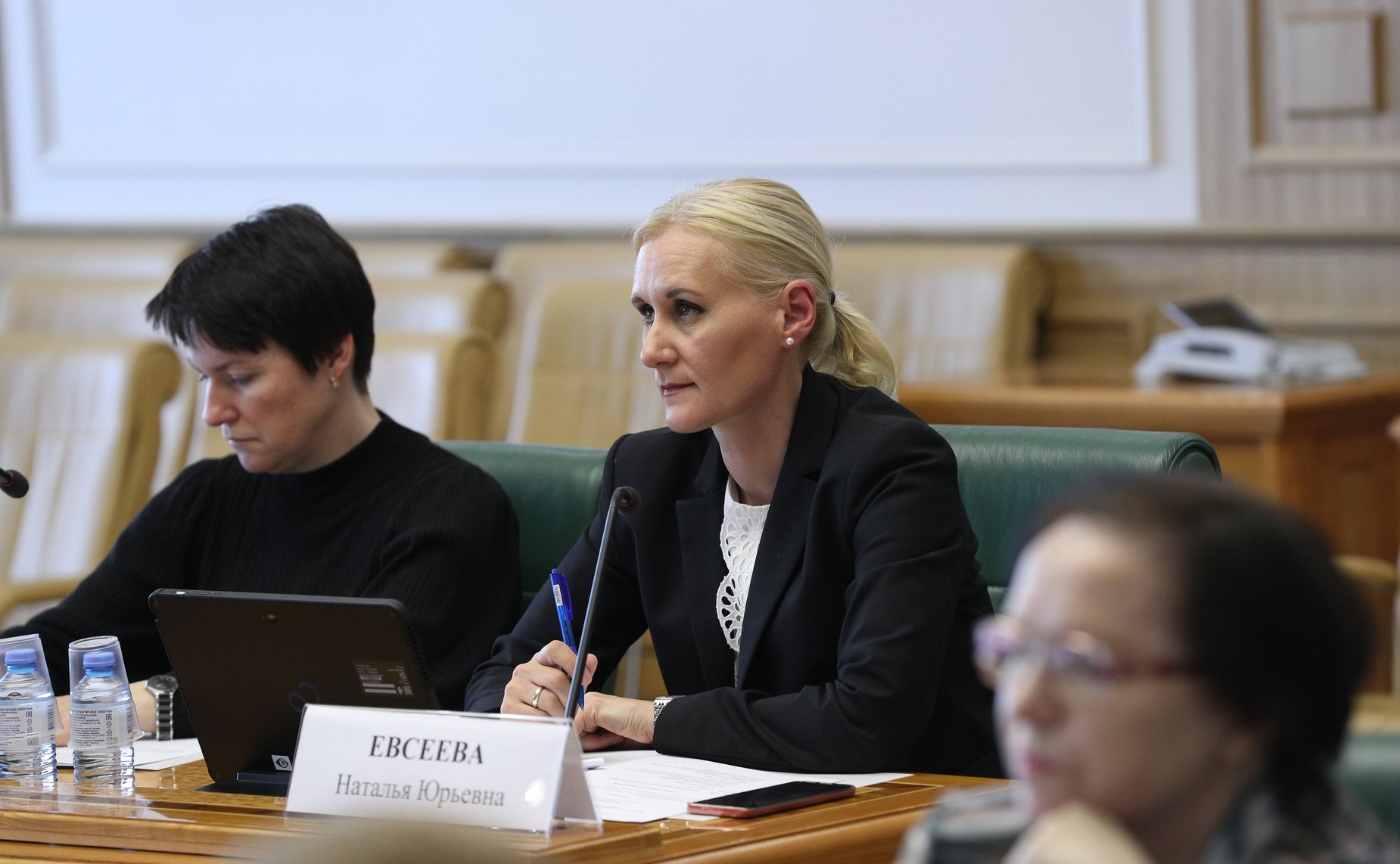 «Круглый стол» Комитета СФ по конституционному законодательству и государственному строительству совместно с Комитетом СФ по аграрно-продовольственной политике и природопользованию