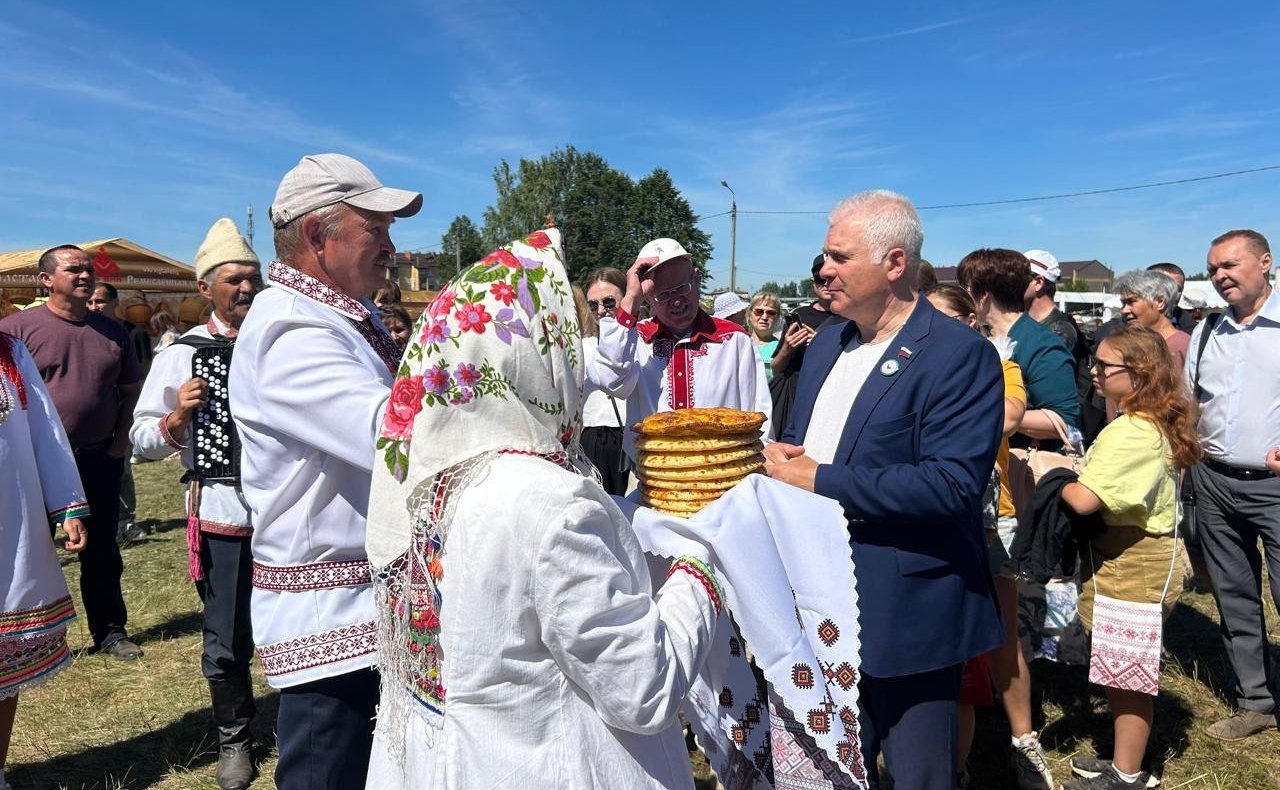 Сергей Мартынов поздравил со 100-летием образования Мари-Турекского района Республики Марий Эл
