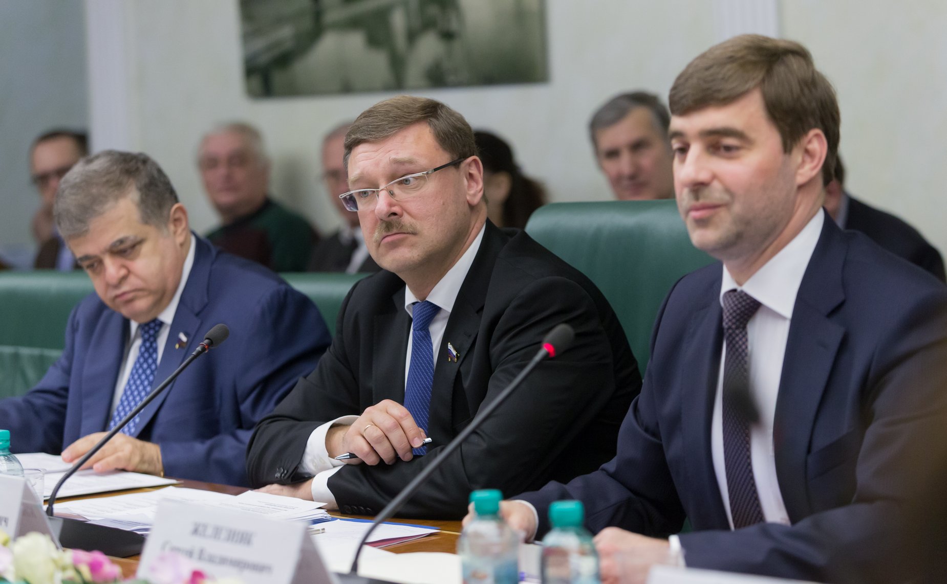 Круглый стол Комитета по международным делам. 