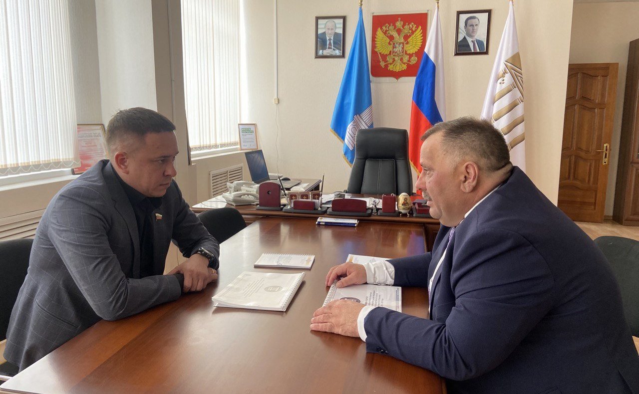 Айрат Гибатдинов провел рабочую встречу с ректором УлГАУ В.А. Исайчевым