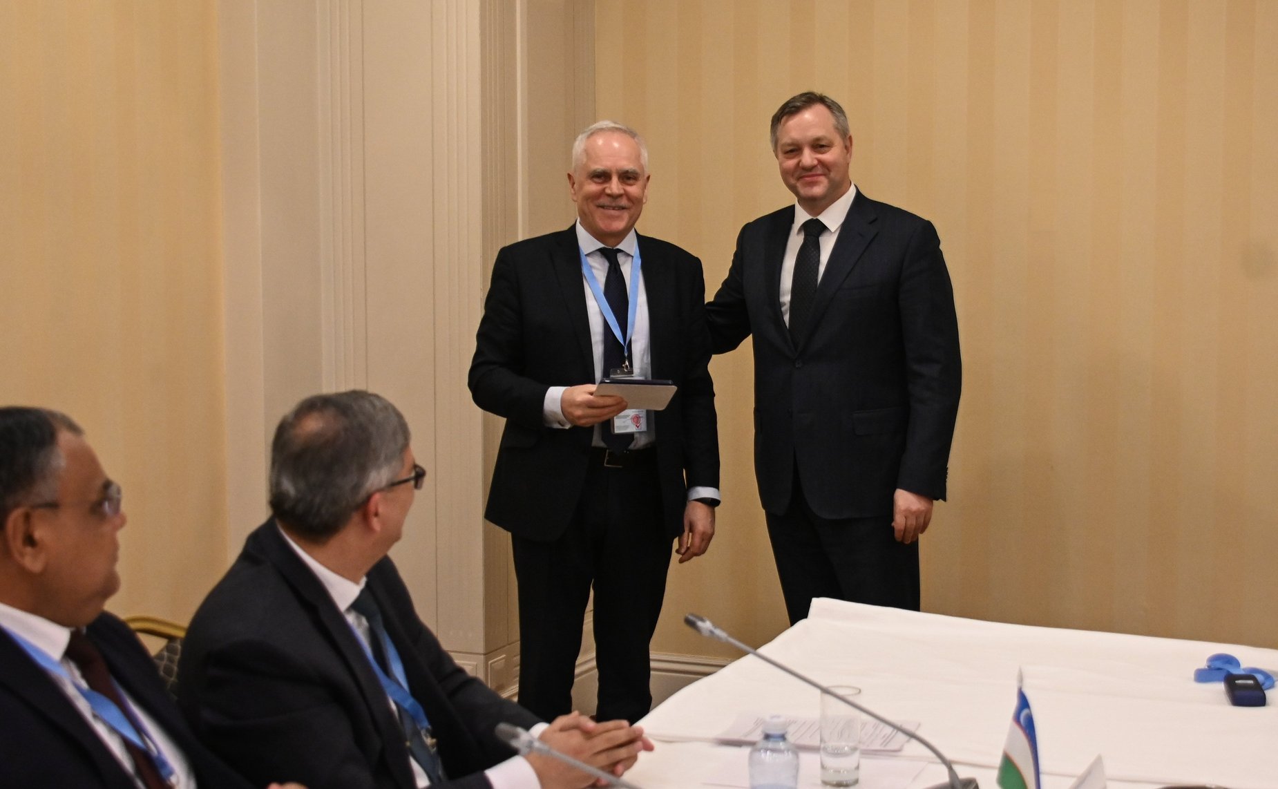 Сенаторы РФ приняли участие в наблюдении за проведением внеочередных выборов депутатов Мажилиса Парламента Республики Казахстан в составе миссий международных наблюдателей