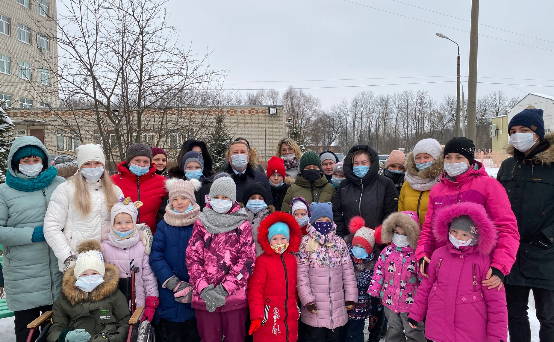 Наталия Косихина и Сергей Березкин устроили детский праздник для пациентов областной деткой больницы