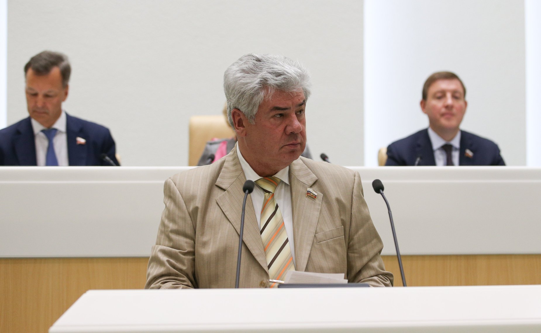 Виктор Бондарев