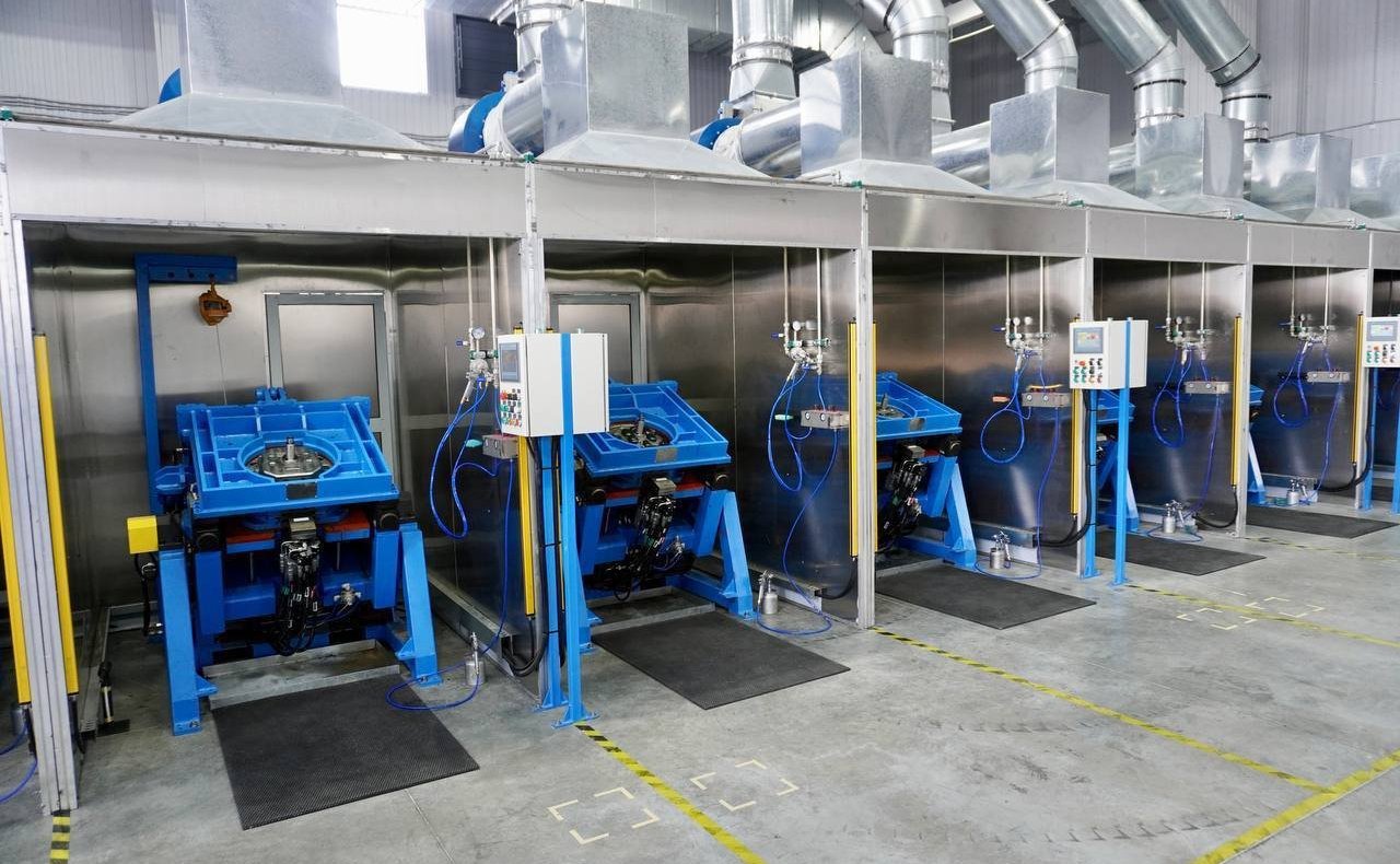 Айрат Гибатдинов в ходе поездки в регион посетил производственную площадку Ульяновского автомобильного завода