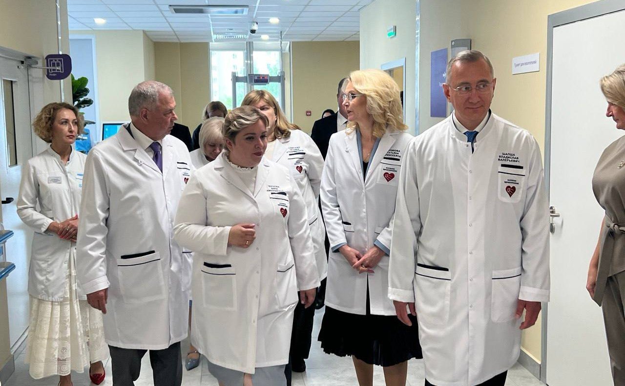 Анатолий Артамонов принял участие в открытии новой детско-взрослой поликлиники в Калуге