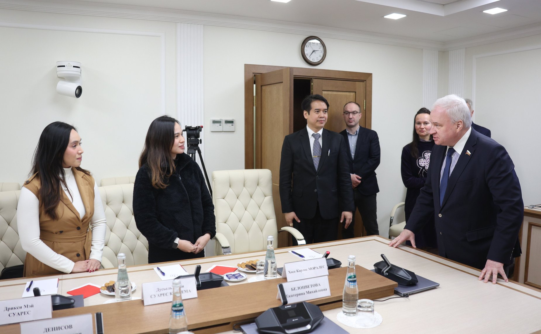 Встреча первого заместителя председателя Комитета СФ по международным делам Андрея Денисова с заместителем Председателя Комитета по обороне Конгресса Республики Филиппины Дрикси Мэй Суарес Кардемой